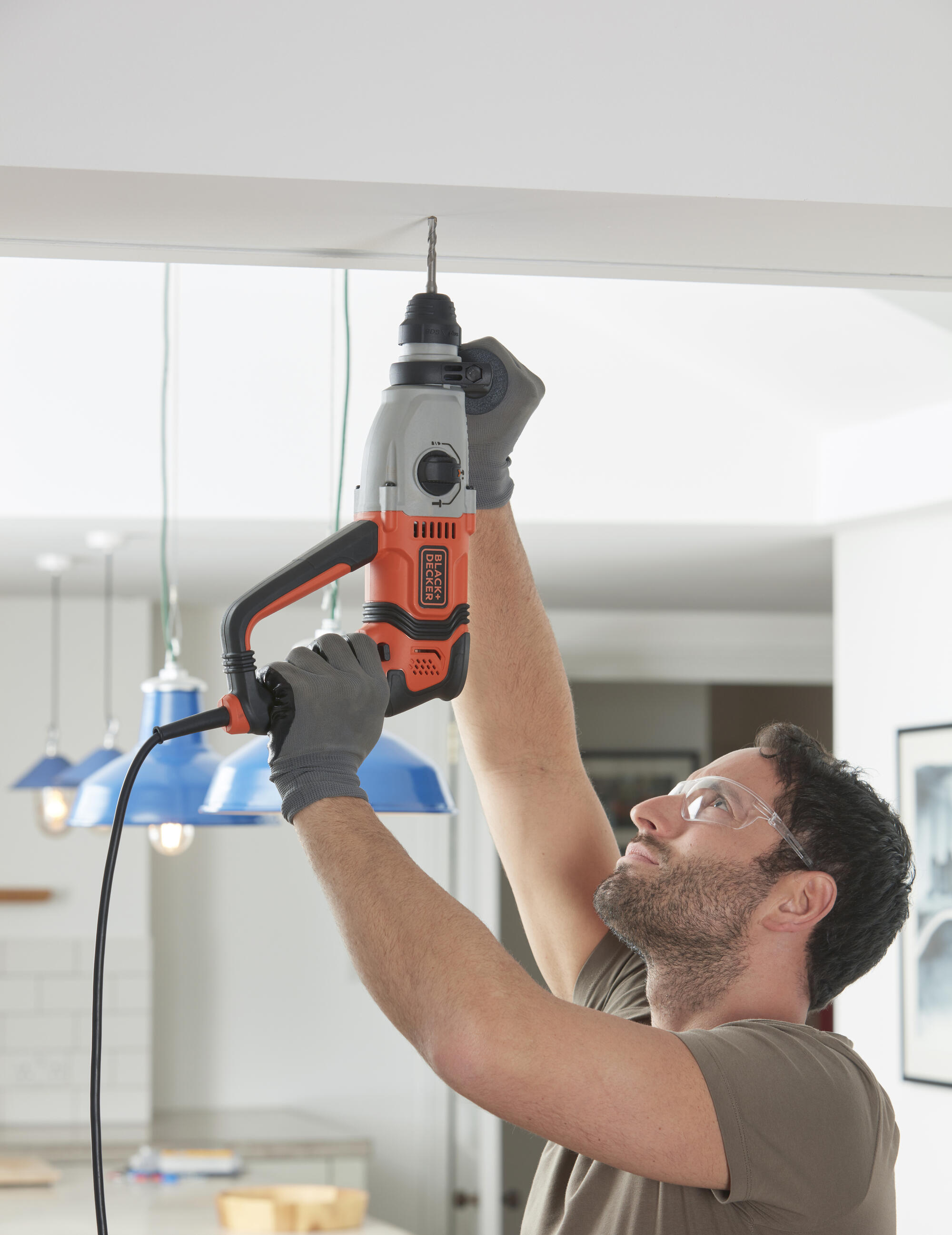 BEHS02K-QS - Martillo SDS-Plus 800W con maletín