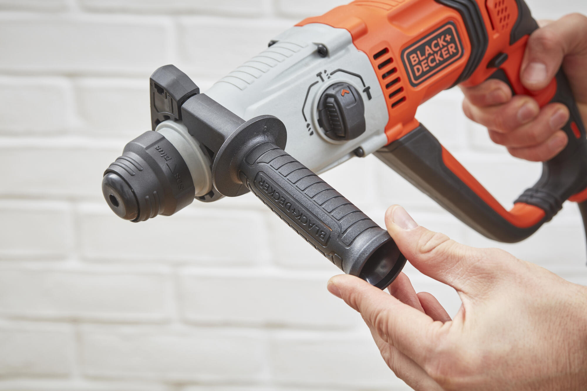 BEHS02K-QS - Martillo SDS-Plus 800W con maletín