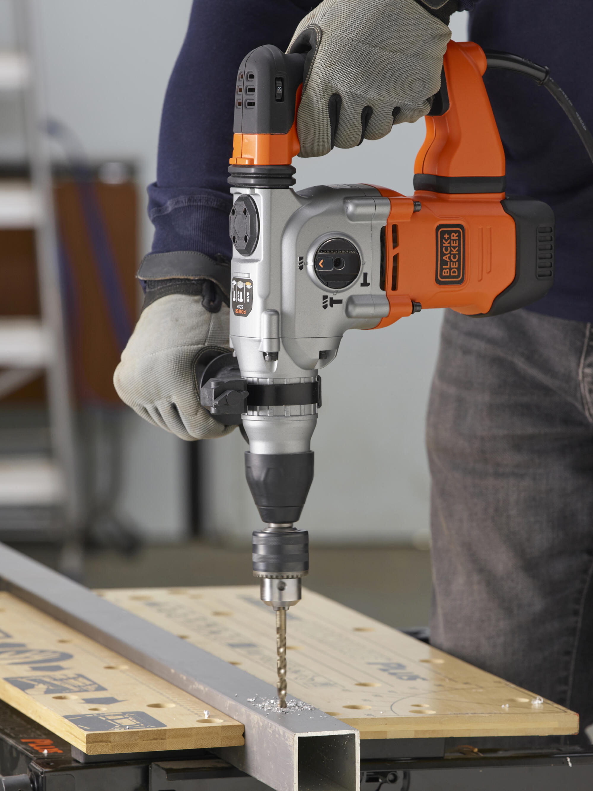 BEHS03K-QS - Martillo SDS-Plus 1250W con maletín