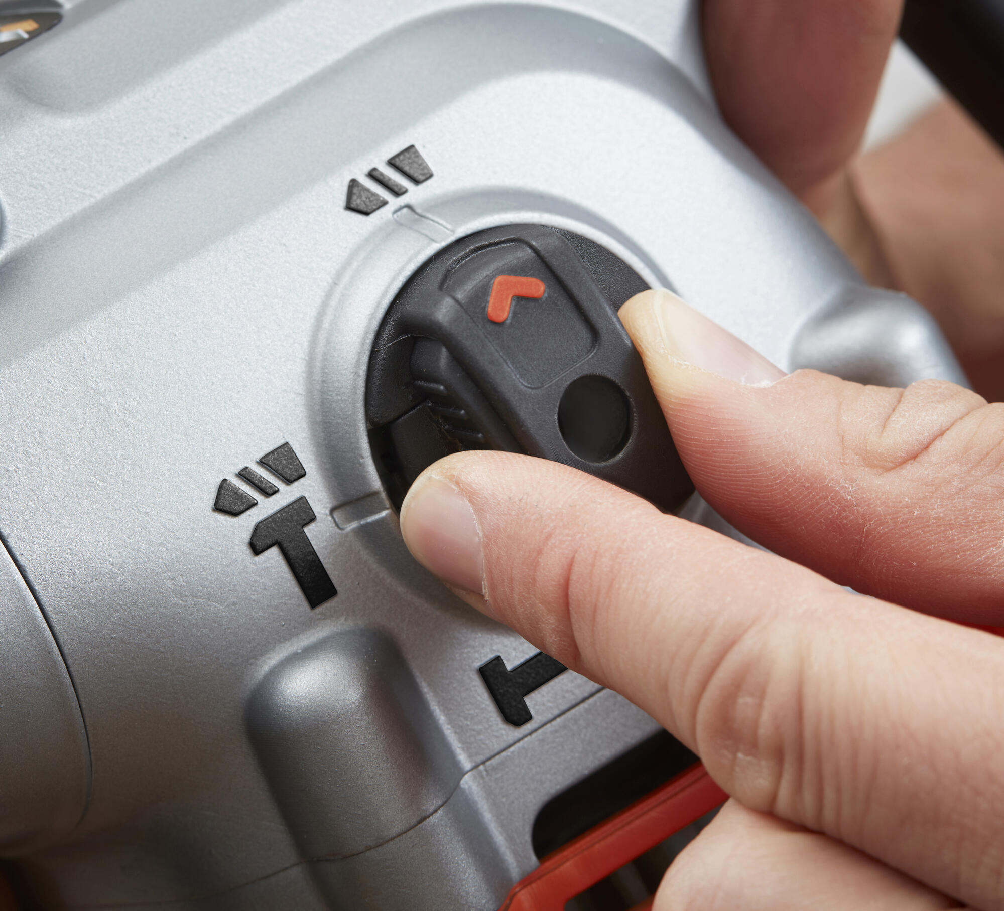 BEHS03K-QS - Martillo SDS-Plus 1250W con maletín