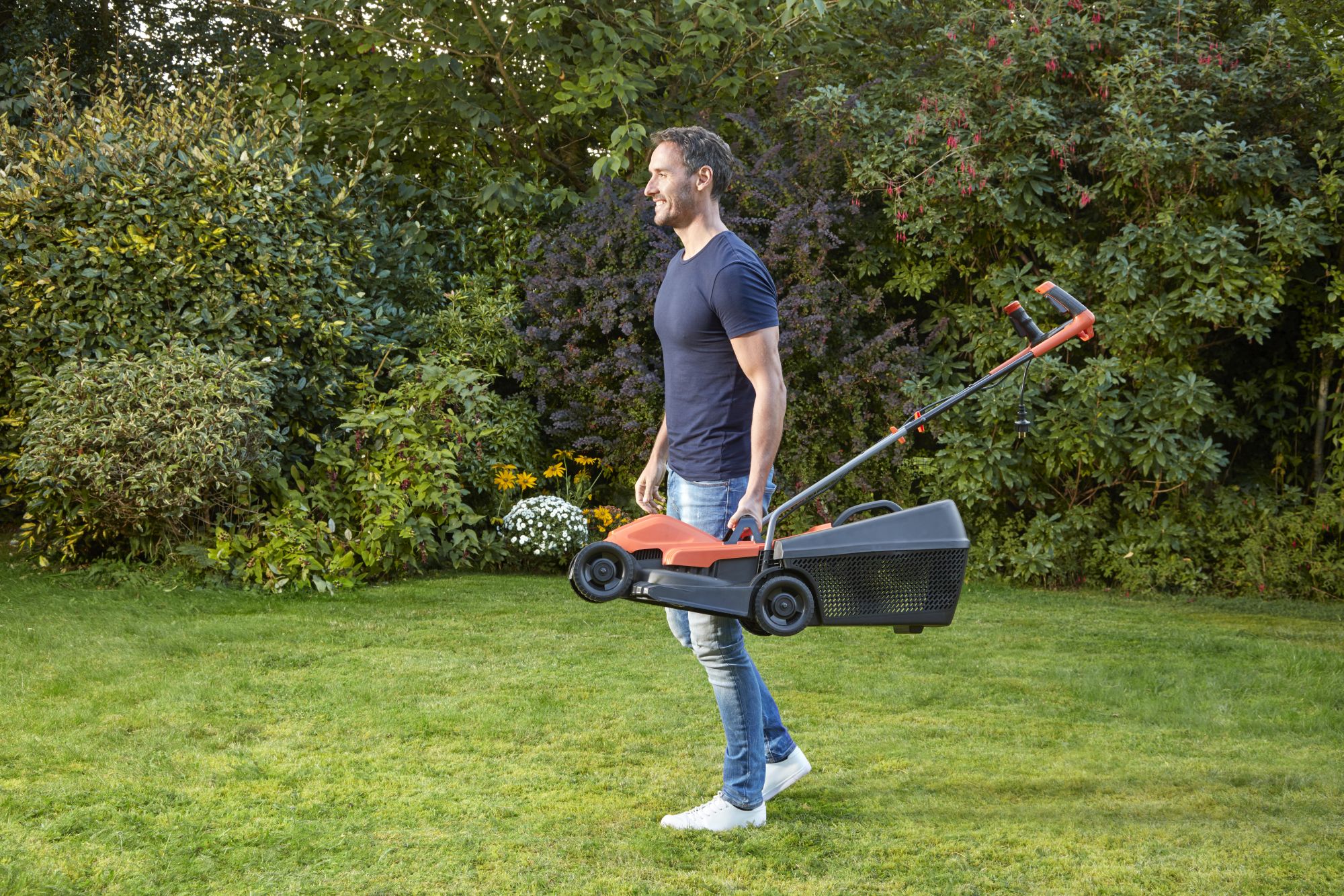 BEMW451BH-QS - Cortacésped 1200W 32cm con empuñadura engomada