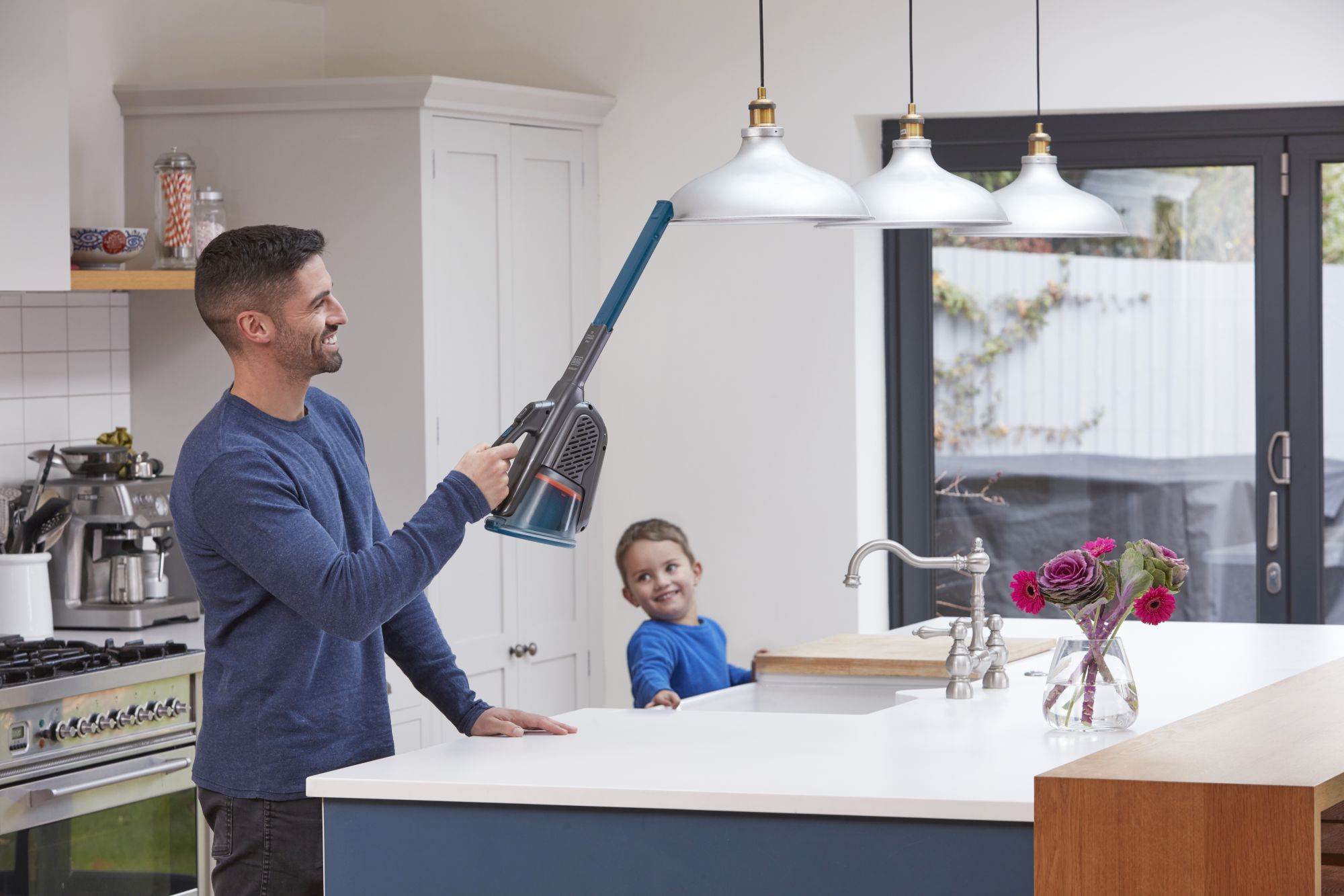 BHHV320J-QW - Aspirador de mano GEN 11. Potencia 12V y batería 2 Ah.