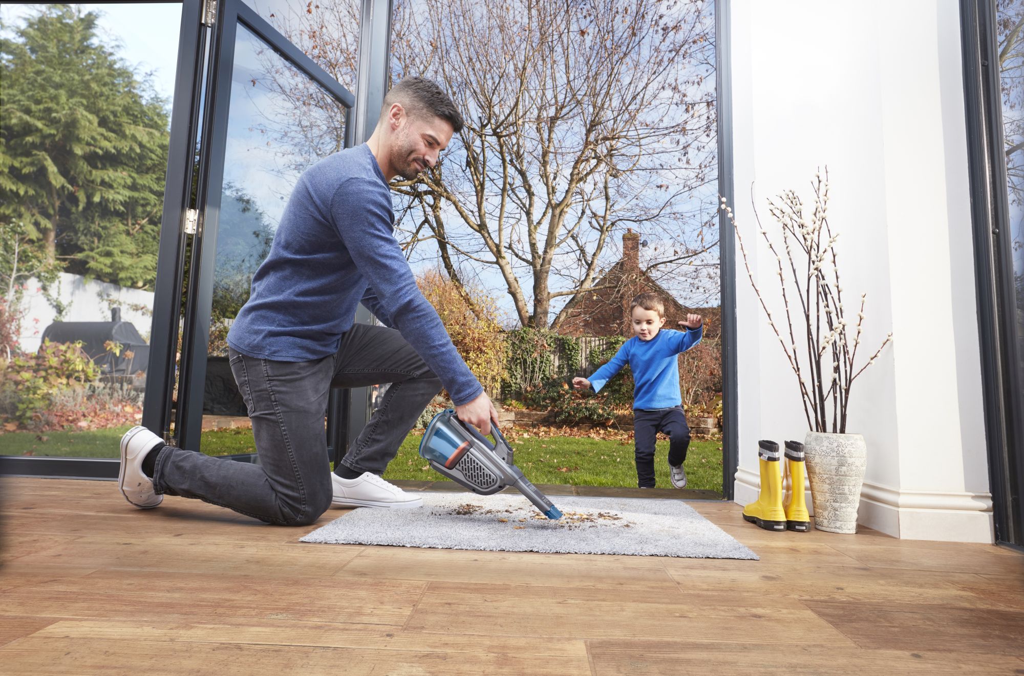 BHHV320J-QW - Aspirador de mano GEN 11. Potencia 12V y batería 2 Ah.