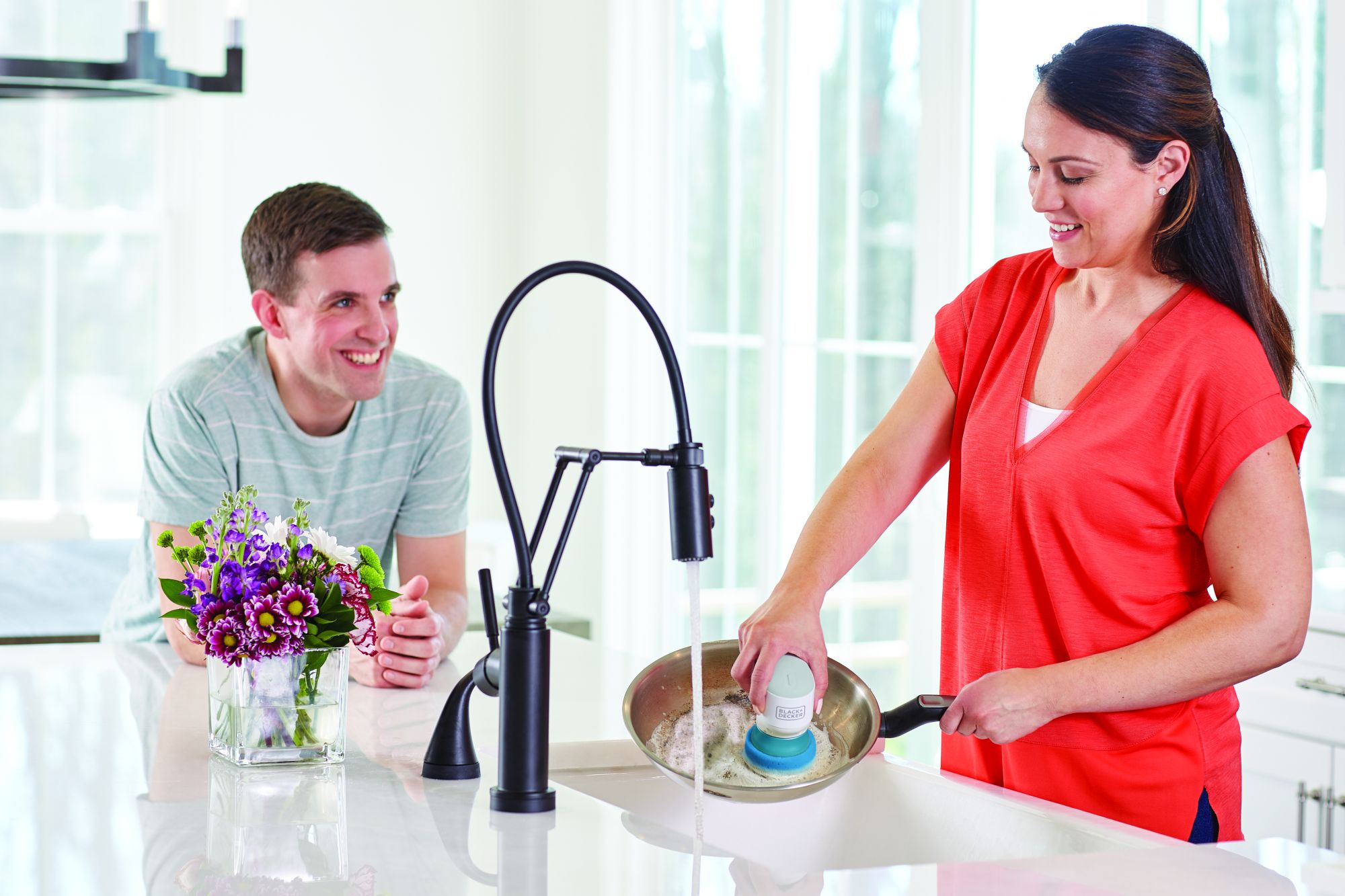 BHPC130-QW - Cepillo circular con pilas alcalinas