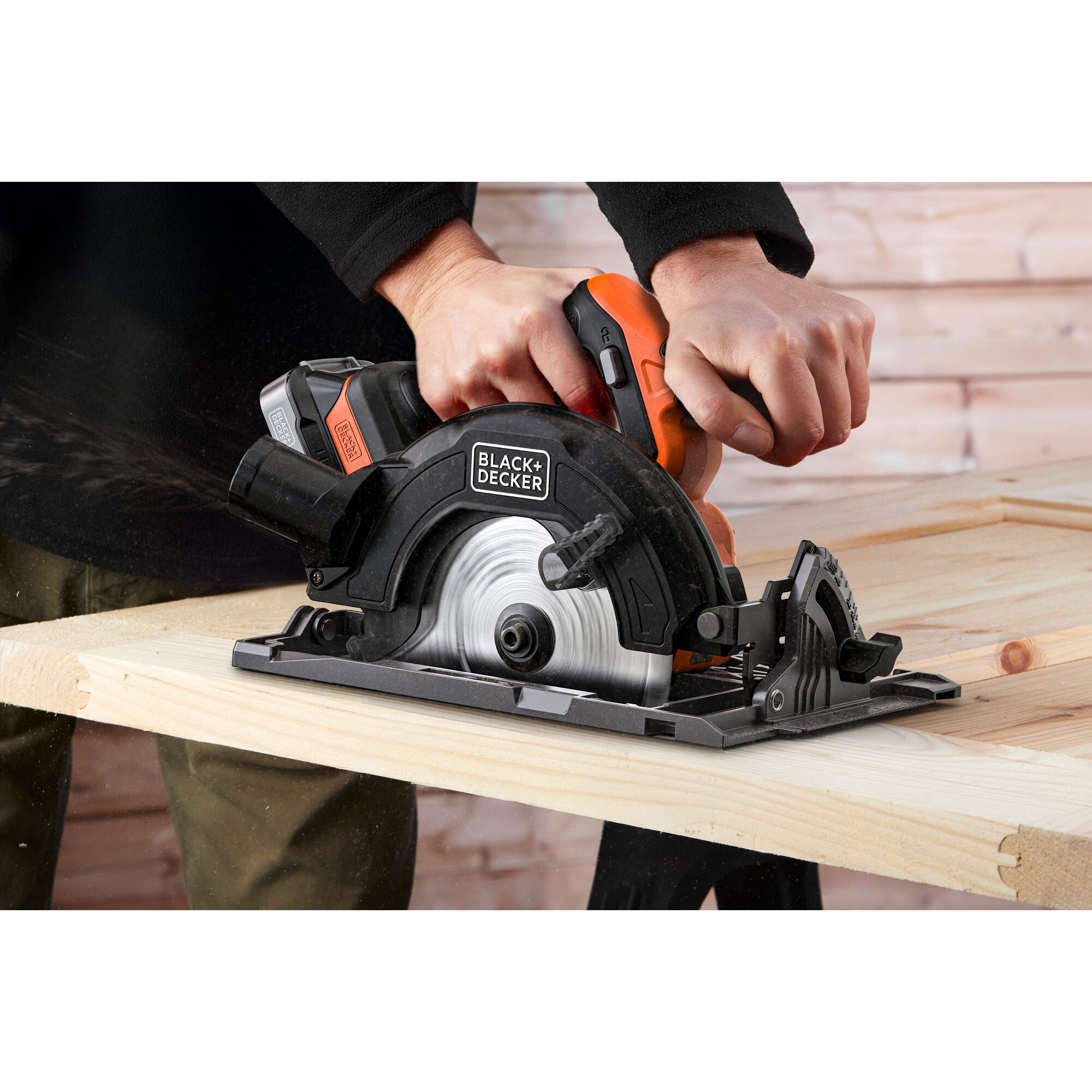 BLCCS78N-XJ - Sierra circular BRUSHLESS 18V 165mm con guía paralela. Sin batería/cargador