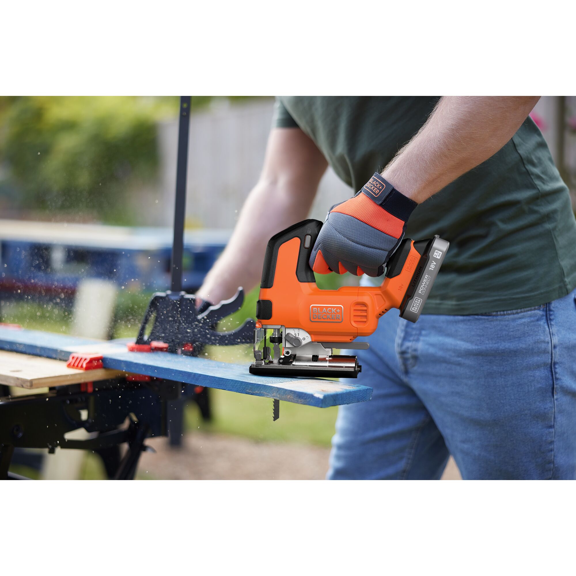 BLCJS78E1-QW - Sierra de calar BRUSHLESS 18V con 1 batería de 2,5Ah con indicador de carga, cargador, guía paralela, conexión para aspirador y 3 hojas
