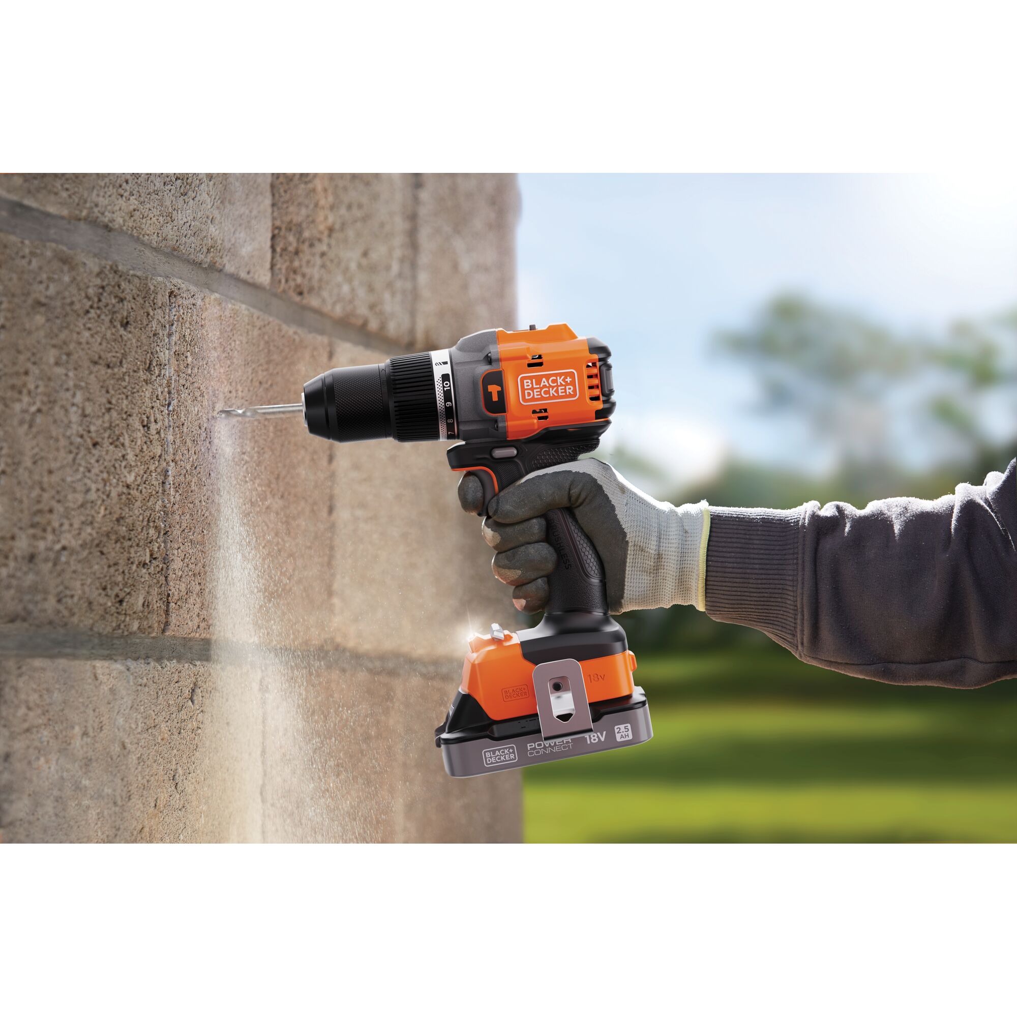 BLD783E2K-QW - Taladro percutor BRUSHLESS 18V con 2 baterías de 2,5Ah con indidcador de carga, cargador rápido de 1A y maletín