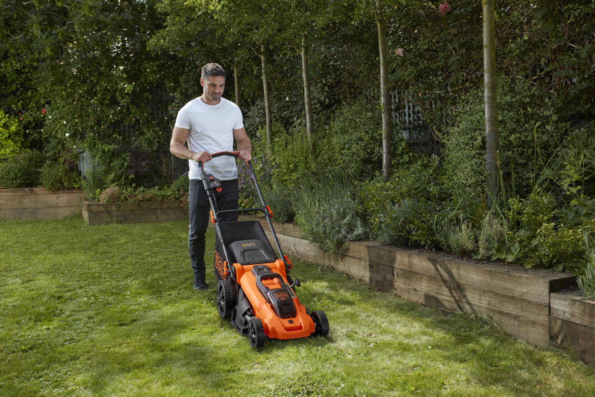 CLMA4820L2-QW - Cortacésped Autosense 36V 48cm con 2 baterías