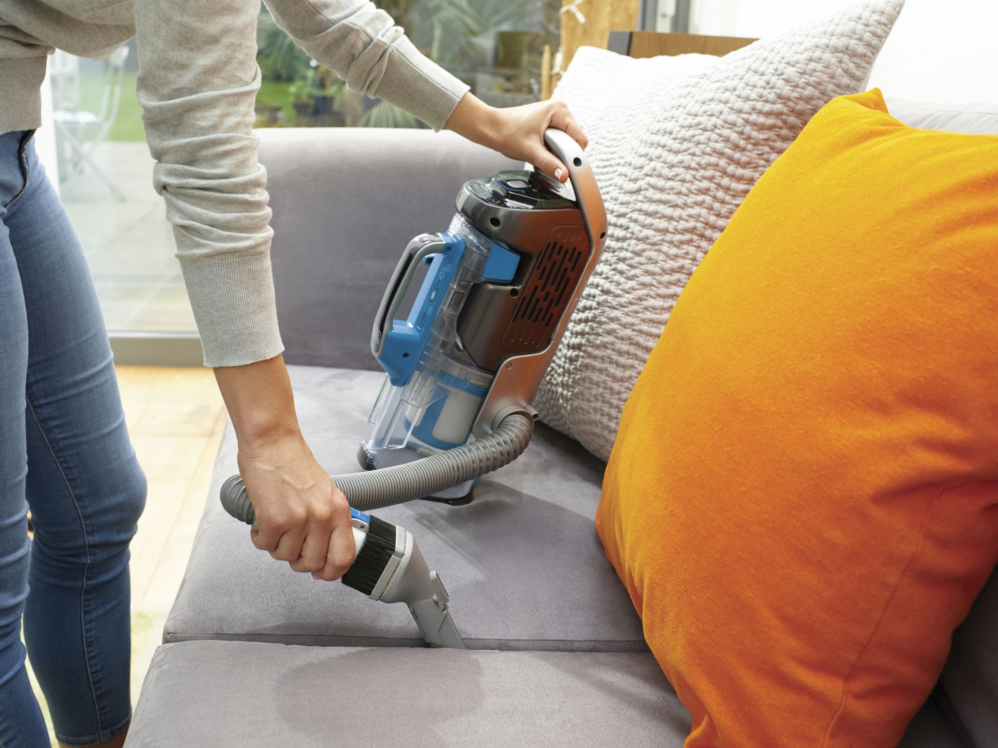 CUA525BH-QW - Aspirador de escoba 2 en 1 Multipower 45 Wh (18V x 2.5Ah)