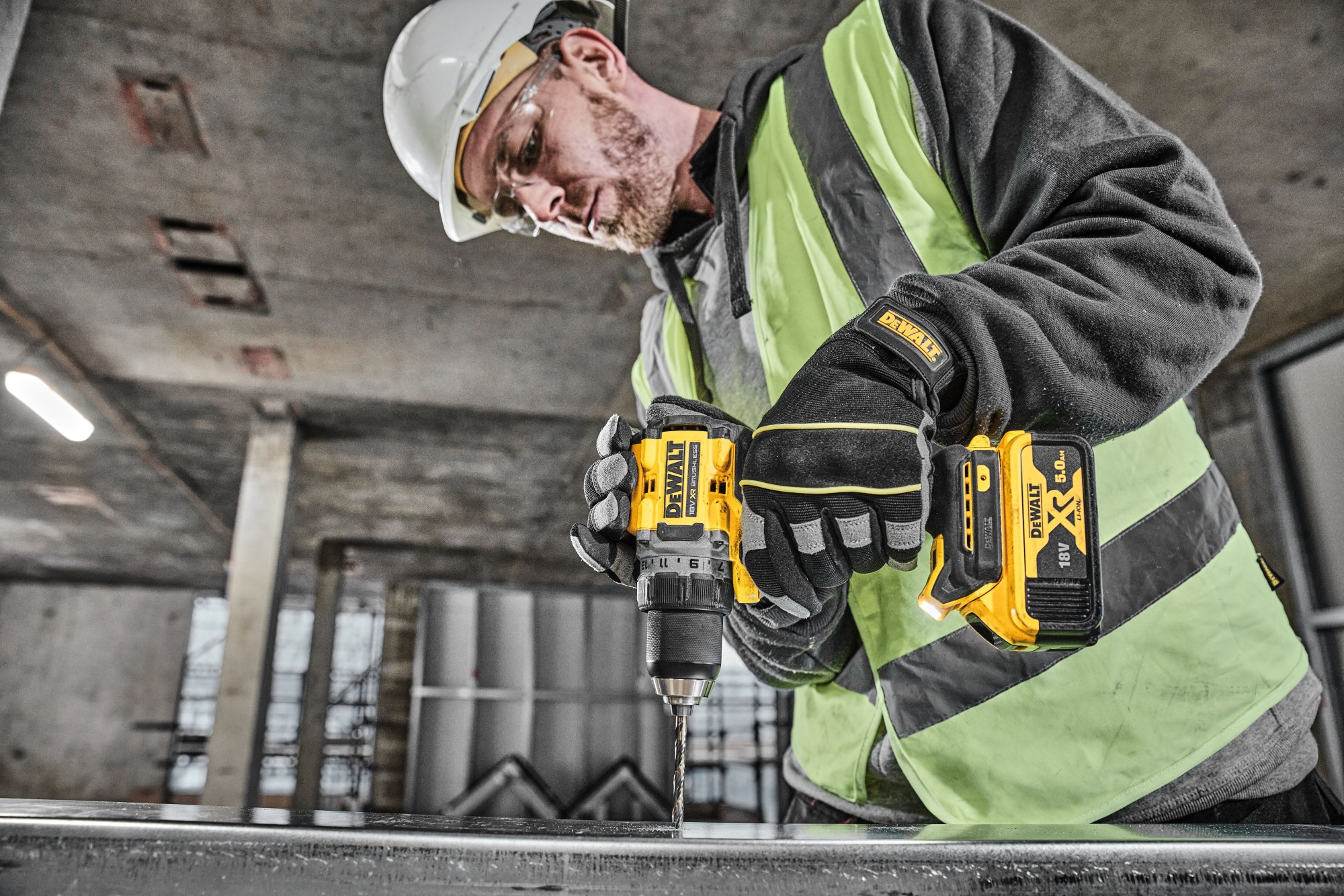 DCD800P2T-QW Taladro Atornillador compacto sin escobillas XR 18V Li-Ion 5Ah