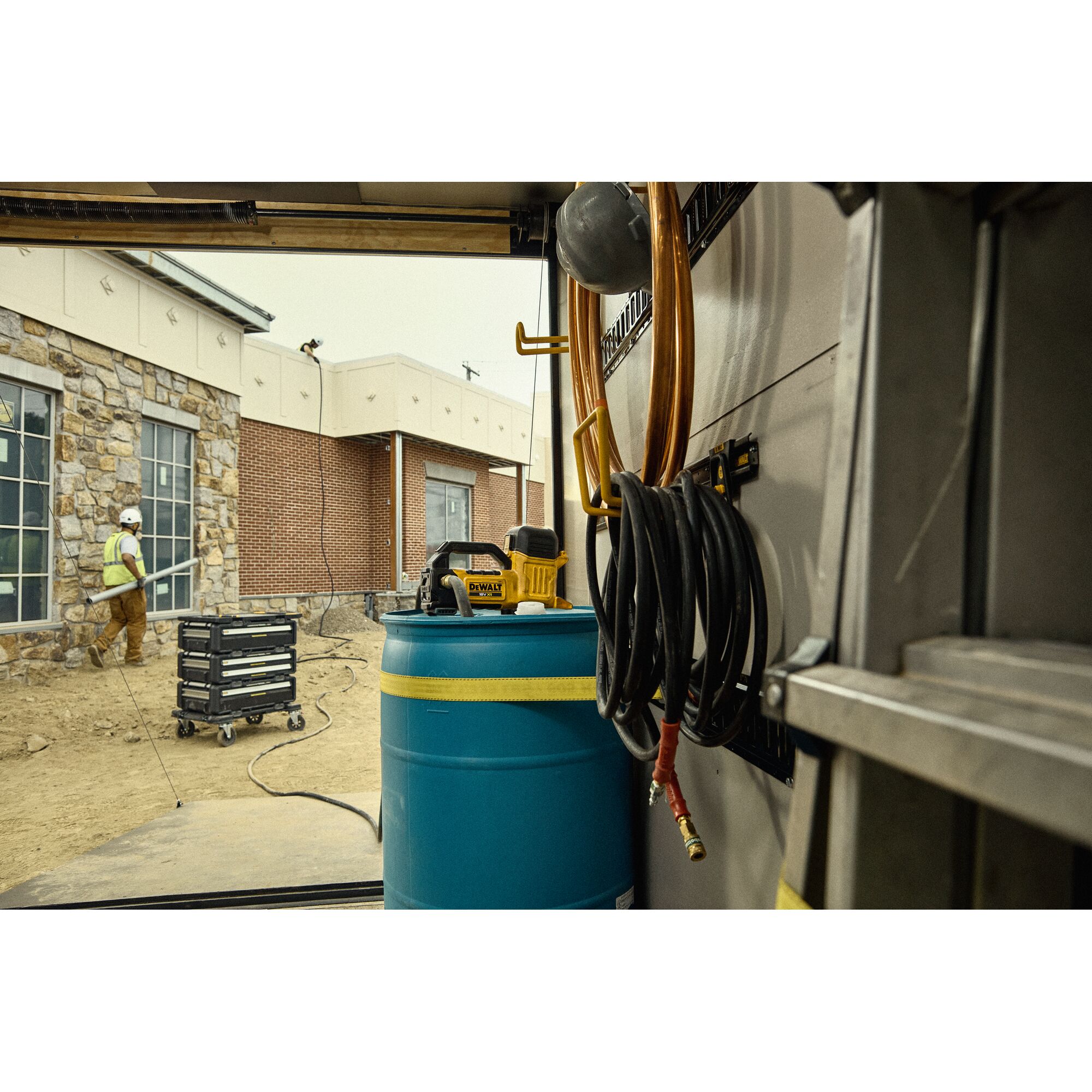 DCE050N-XJ - Bomba de Fluidos XR 18V sin cargador/batería