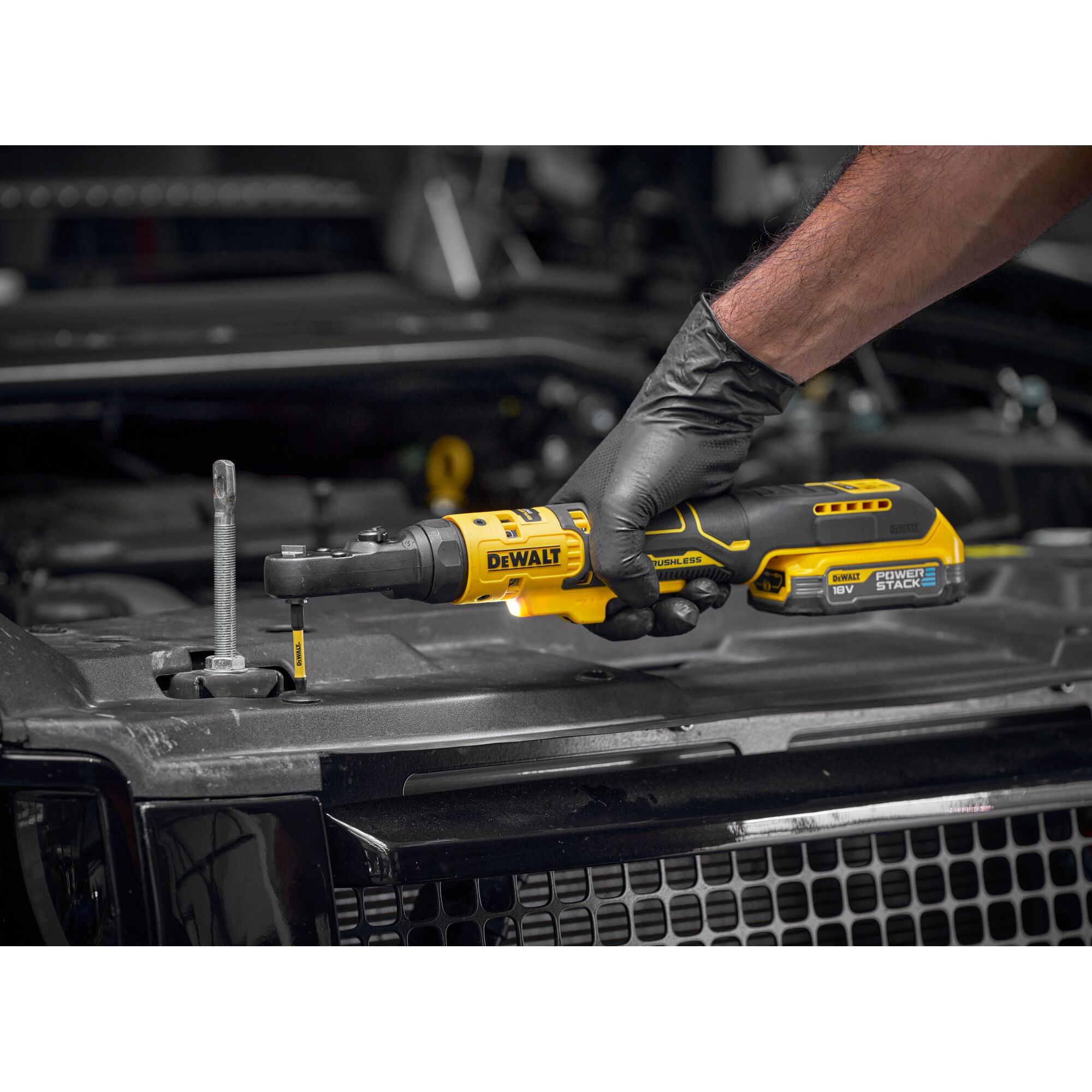 DCF520N-XJ - Llave de Carraca sin escobillas con cabezal sellado XR 18V 1/4'' y 3/8'' 67Nm
