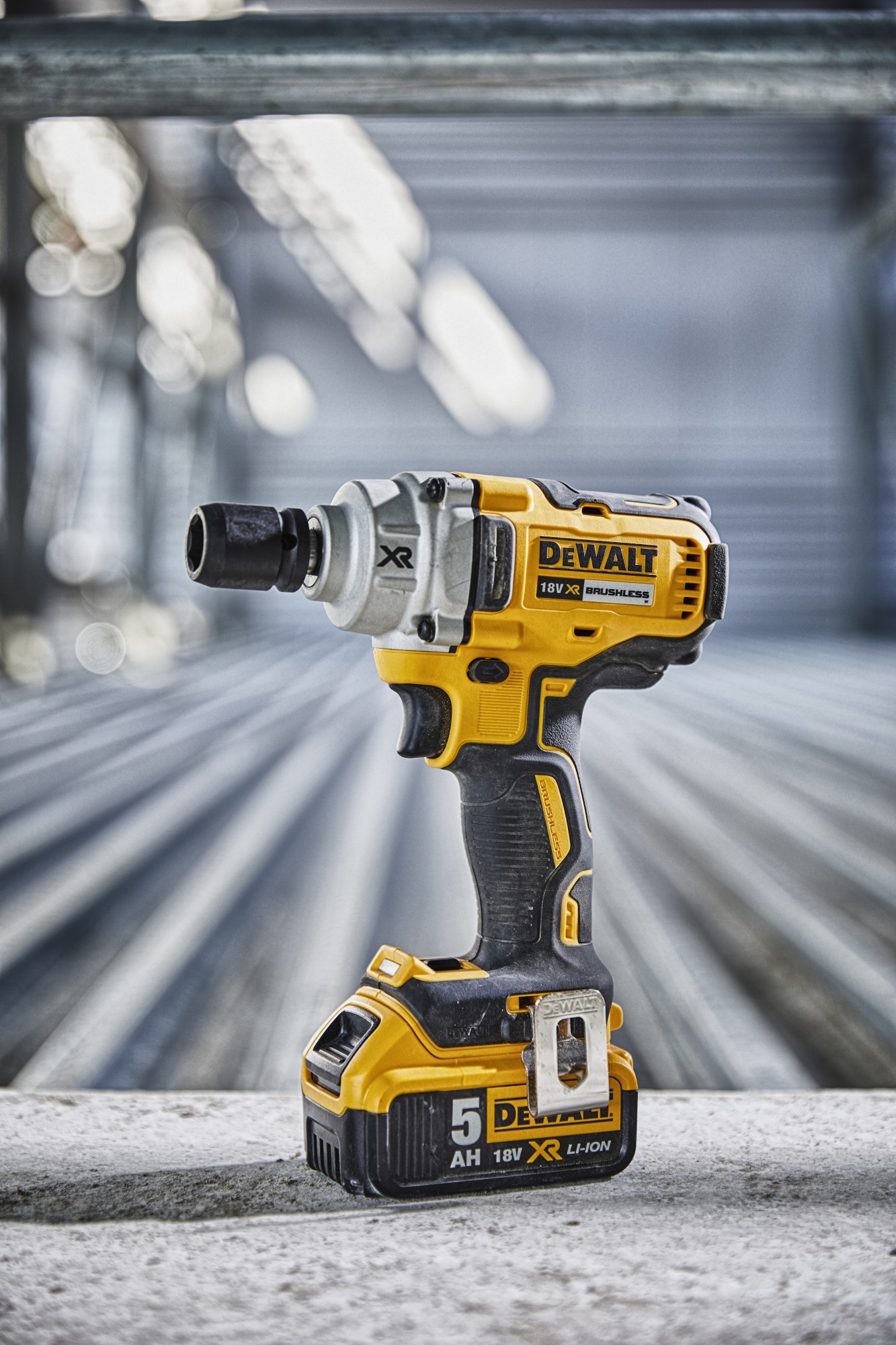 DCF894NT-XJ - Llave de Impacto sin escobillas XR 18V