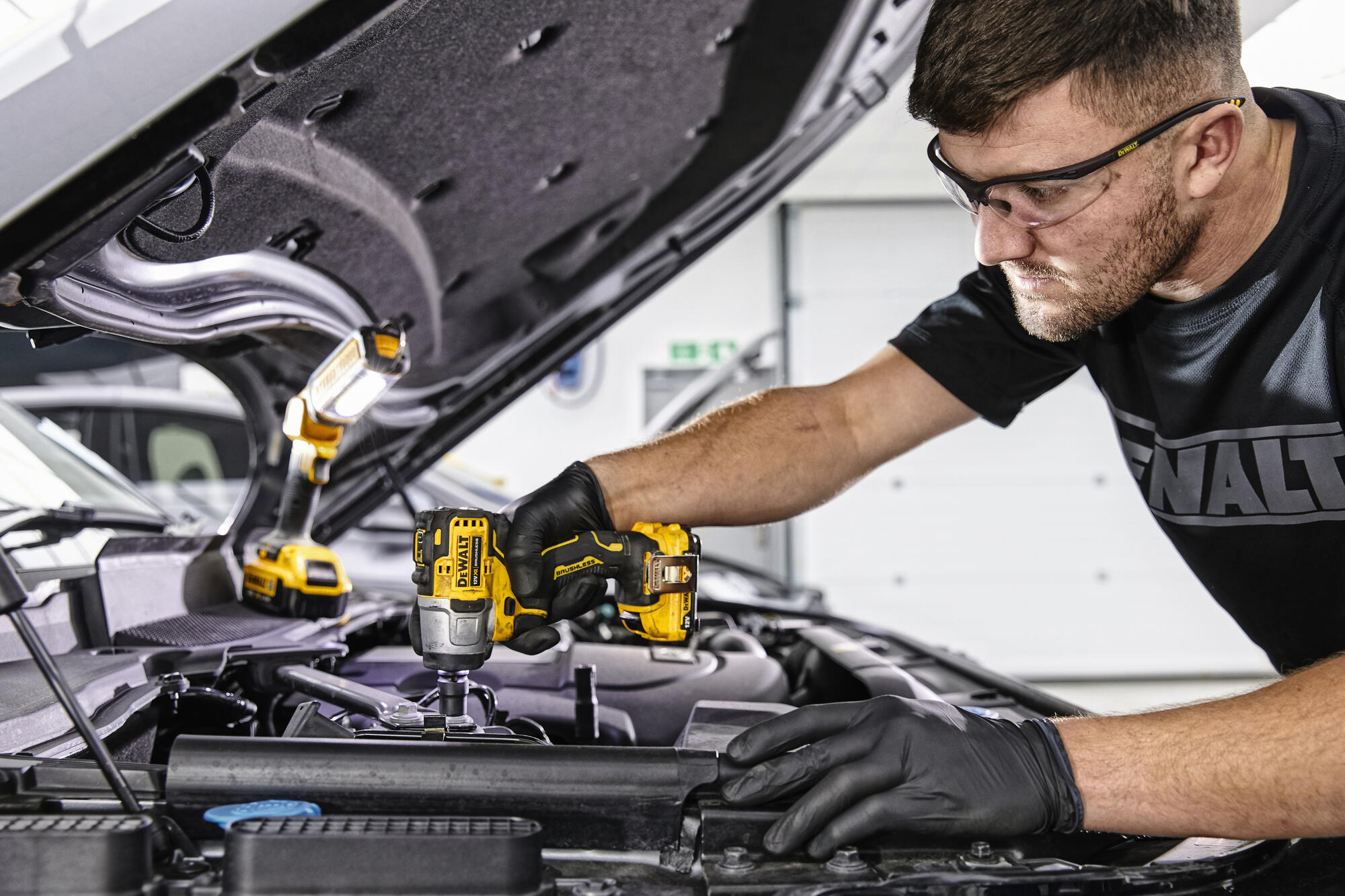 DCF902D2K-QW Llave de Impacto sin escobillas XR 12V Li-Ion 2Ah