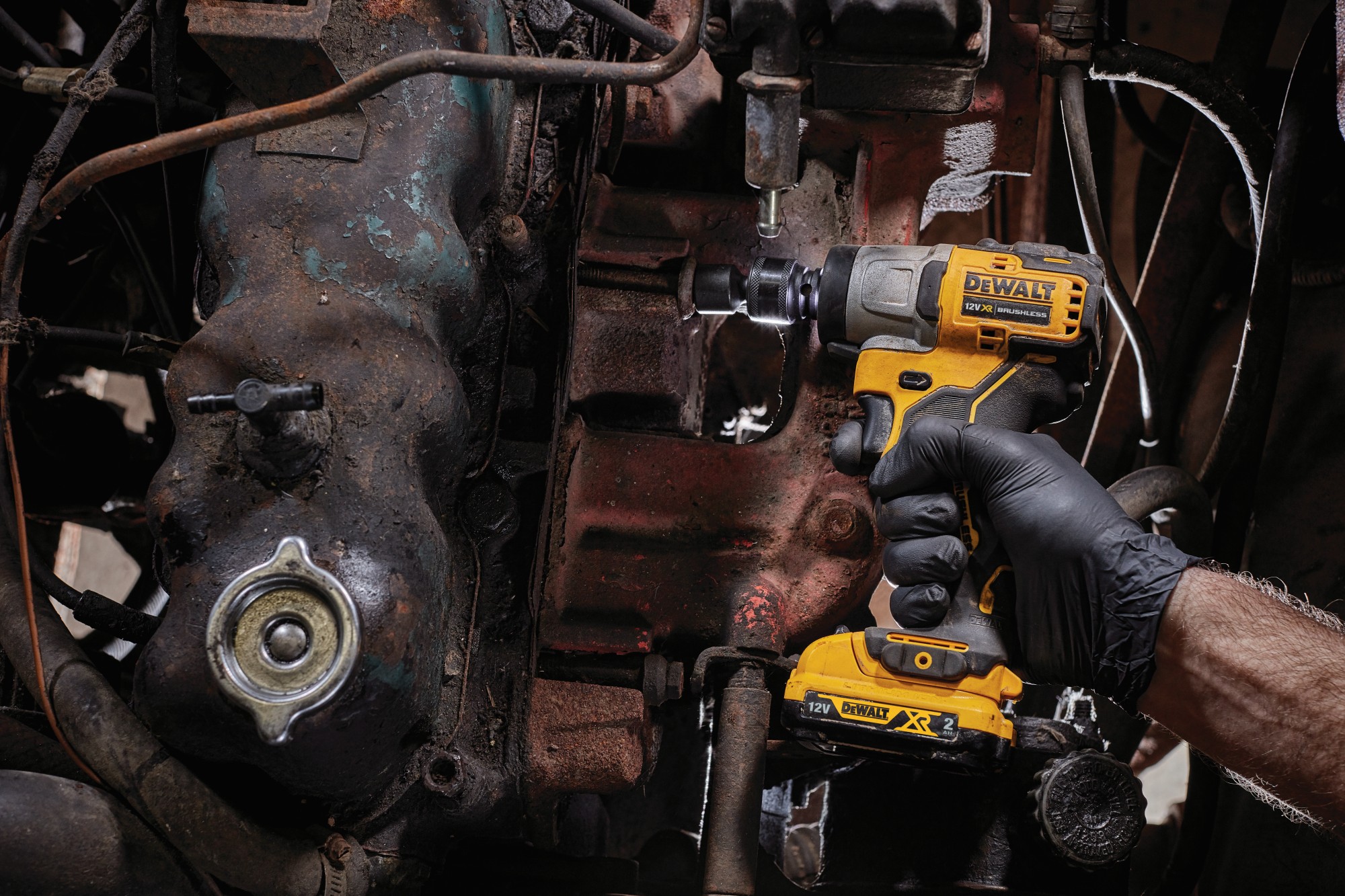 DCF902D2K-QW Llave de Impacto sin escobillas XR 12V Li-Ion 2Ah