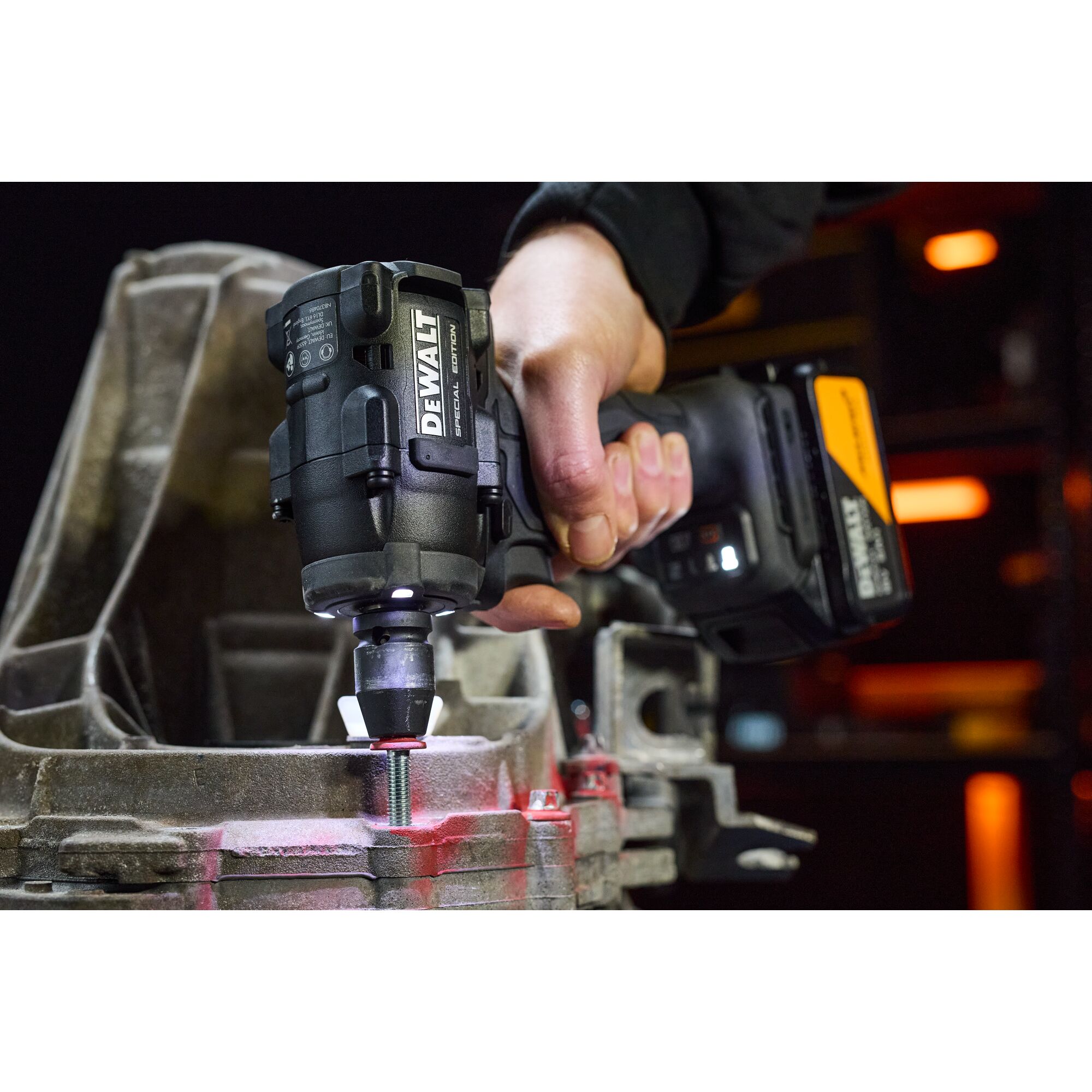 DCF92MP2T-QW - Llave Impacto McLaren sin escobillas XR 18V Li-Ion 5Ah 1/2