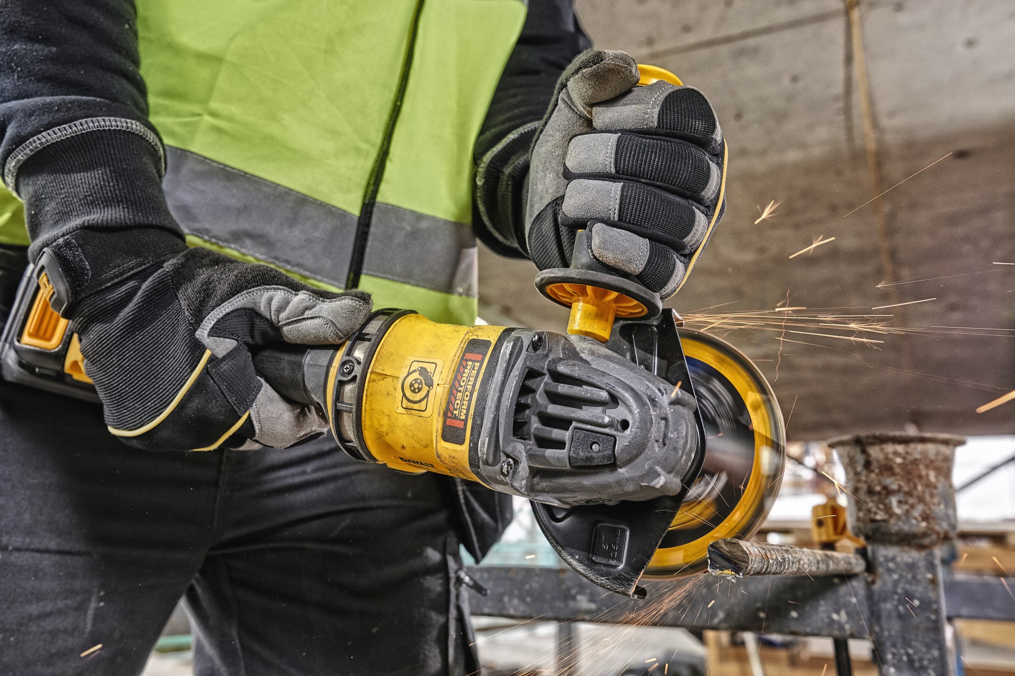 DCG414T2-QW - Mini-Amoladora sin escobillas XR FLEXVOLT 54V/18V