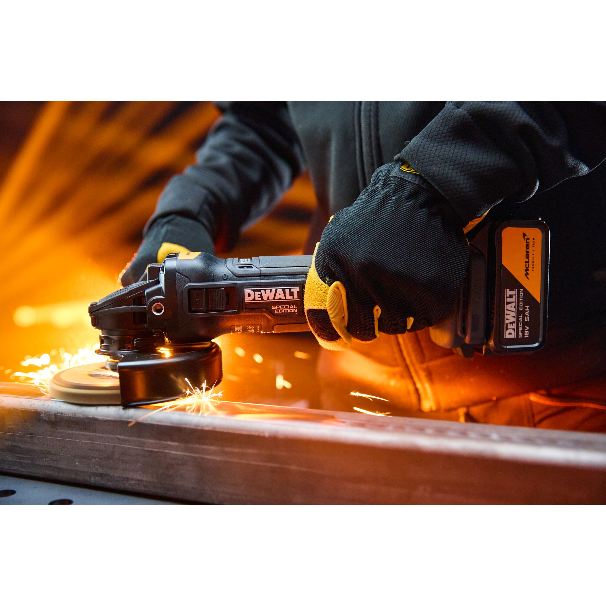 DCG45MP2T-QW - Mini-Amoladora McLaren sin escobillas XR 18V Li-Ion 5Ah 125mm