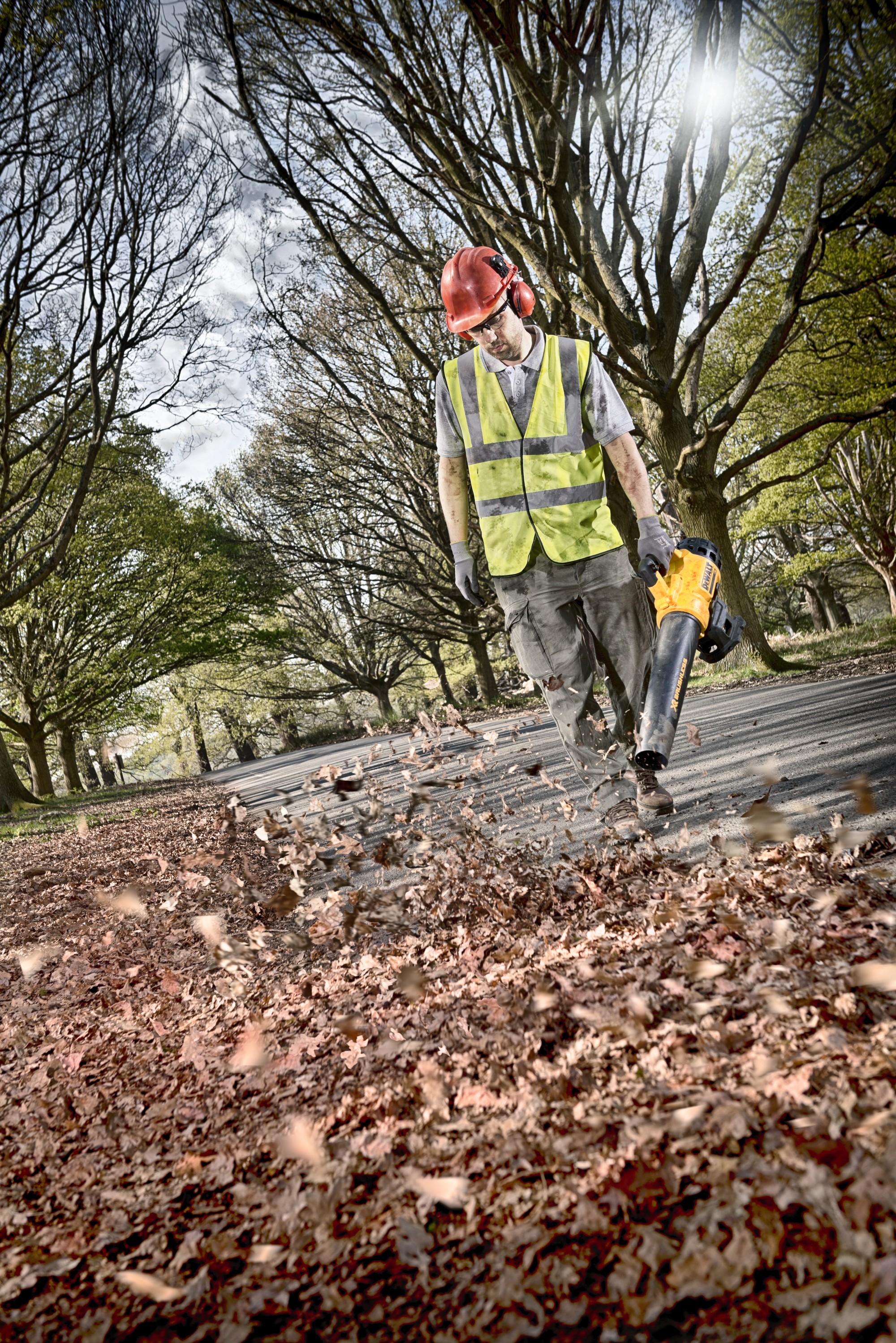 DCM562PB-QW - Soplador XR 18V - sin cargador ni batería