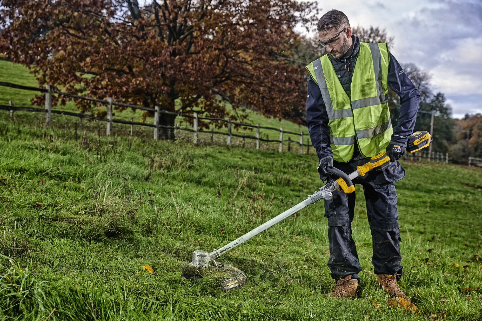 DCMST561P1-QW - Cortabordes DEWALT XR 18V 5Ah 36cm