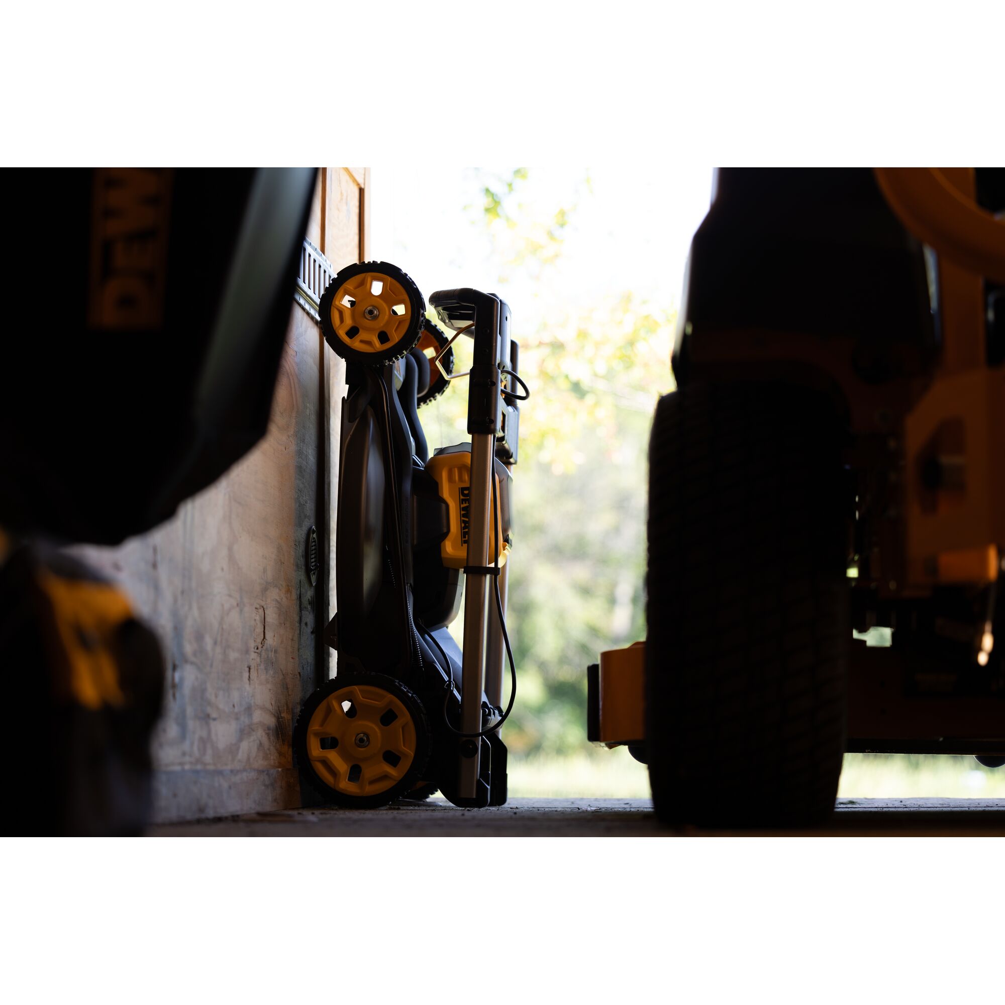 DCMWP500N-XJ - Cortacésped sin escobillas XR FLEXVOLT 54V 53cm sin cargador/batería