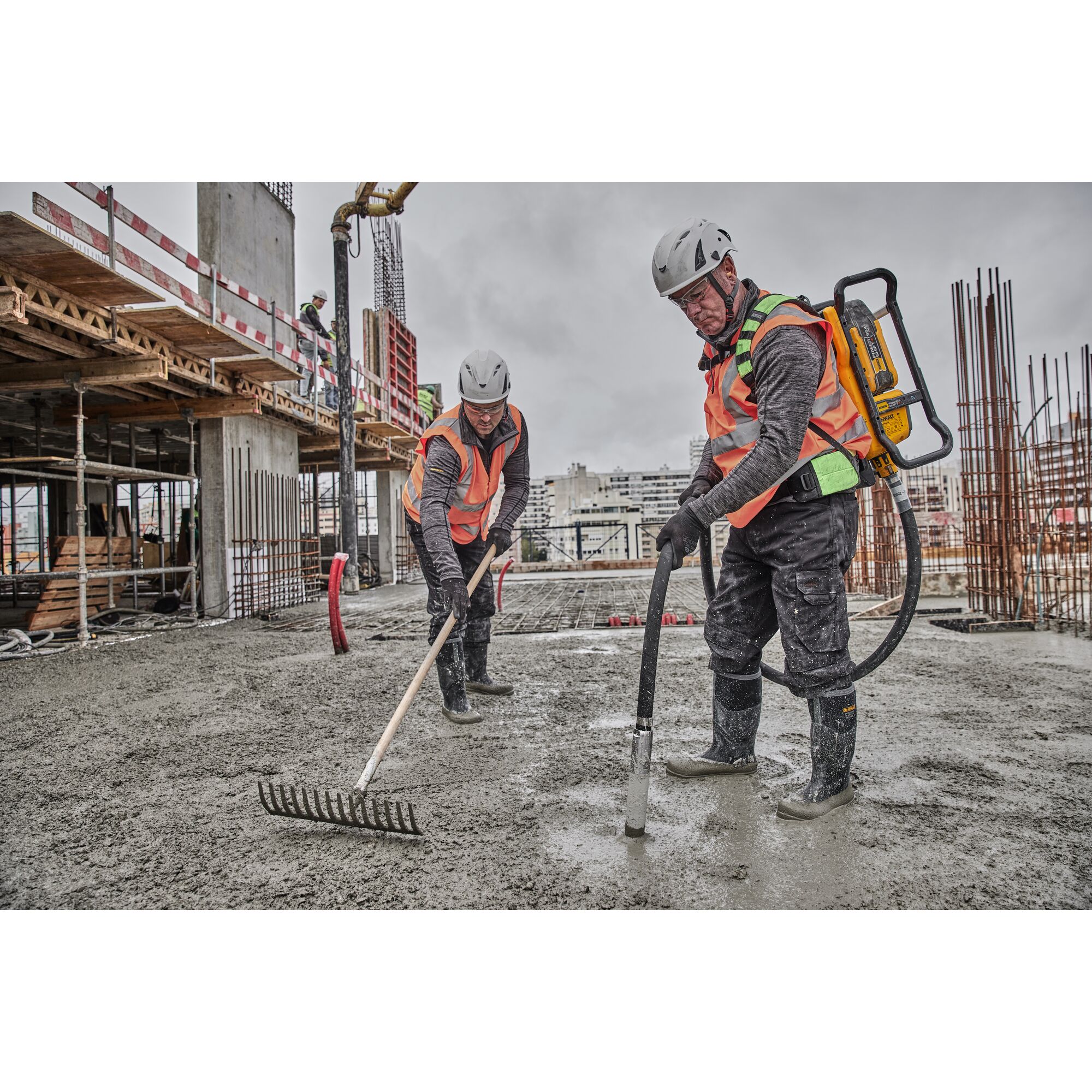 DCPS310N-XJ - Vibrador de Hormigón de mochila POWERSHIFT sin cargador/batería