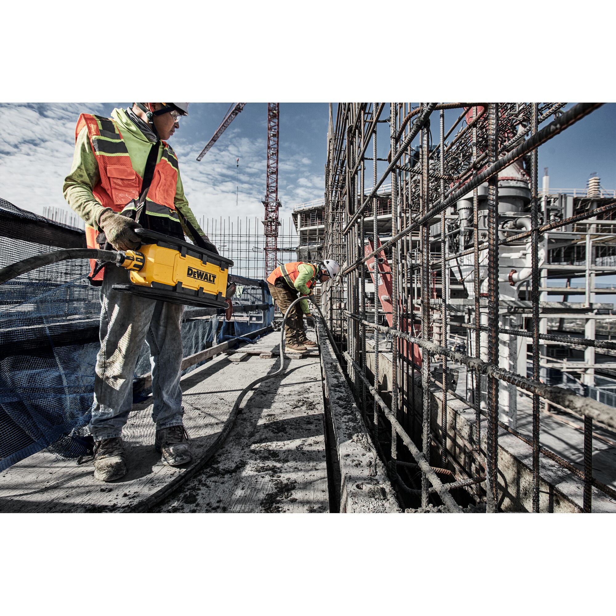 DCPS320N-XJ - Vibrador de Hormigón POWERSHIFT sin cargador/batería