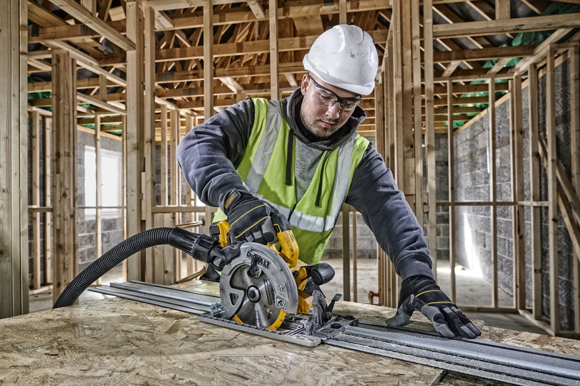 DCS572NT-XJ - Sierra Circular sin escobillas XR 18V Ø184mm sin cargador/batería