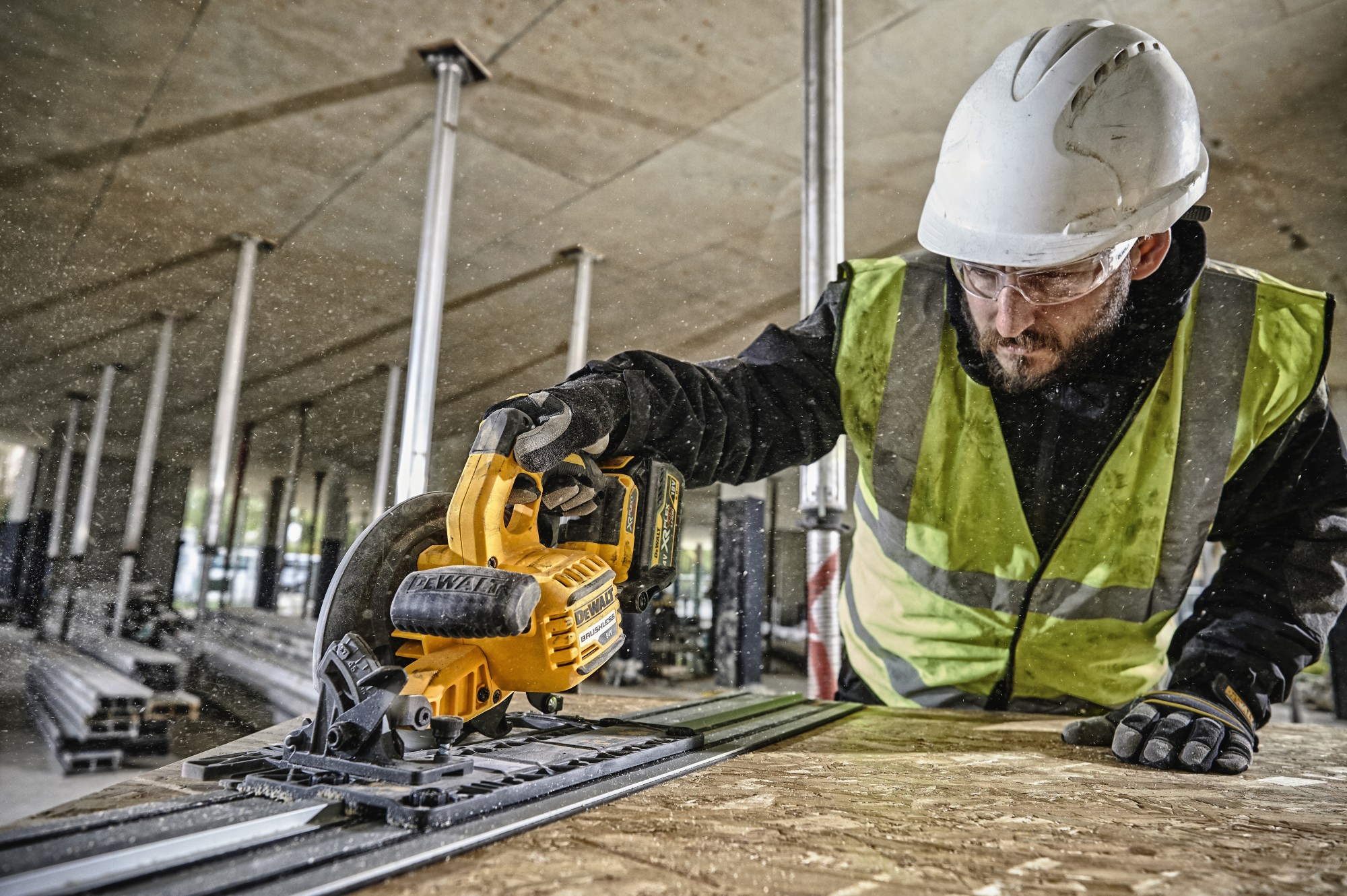 DCS576T2-QW - Sierra Circular sin escobillas XR FLEXVOLT 54V Li-Ion 6Ah Ø190mm