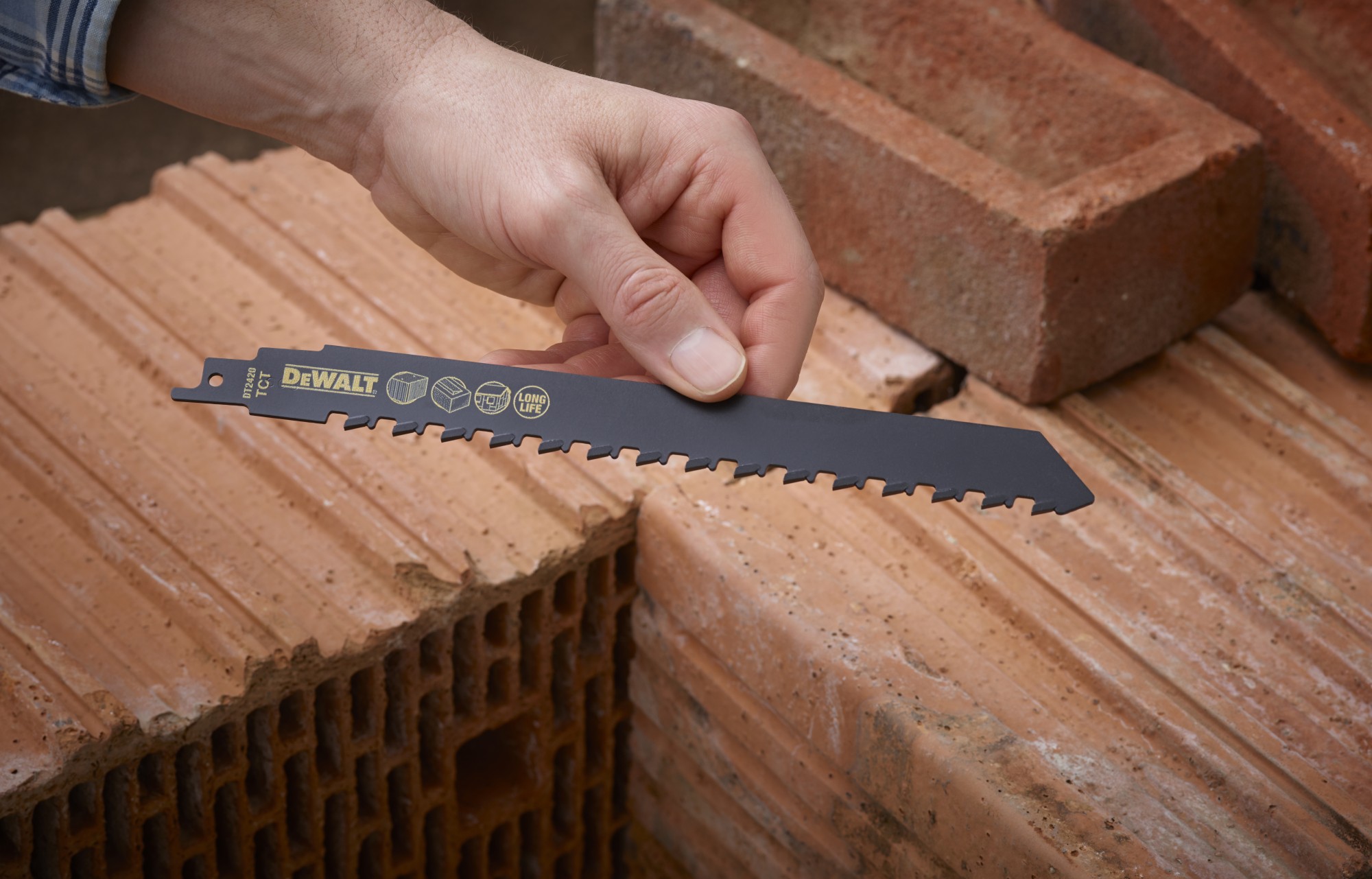 DT2420-QZ - Lámina TCT para Ladrillos y Porotón