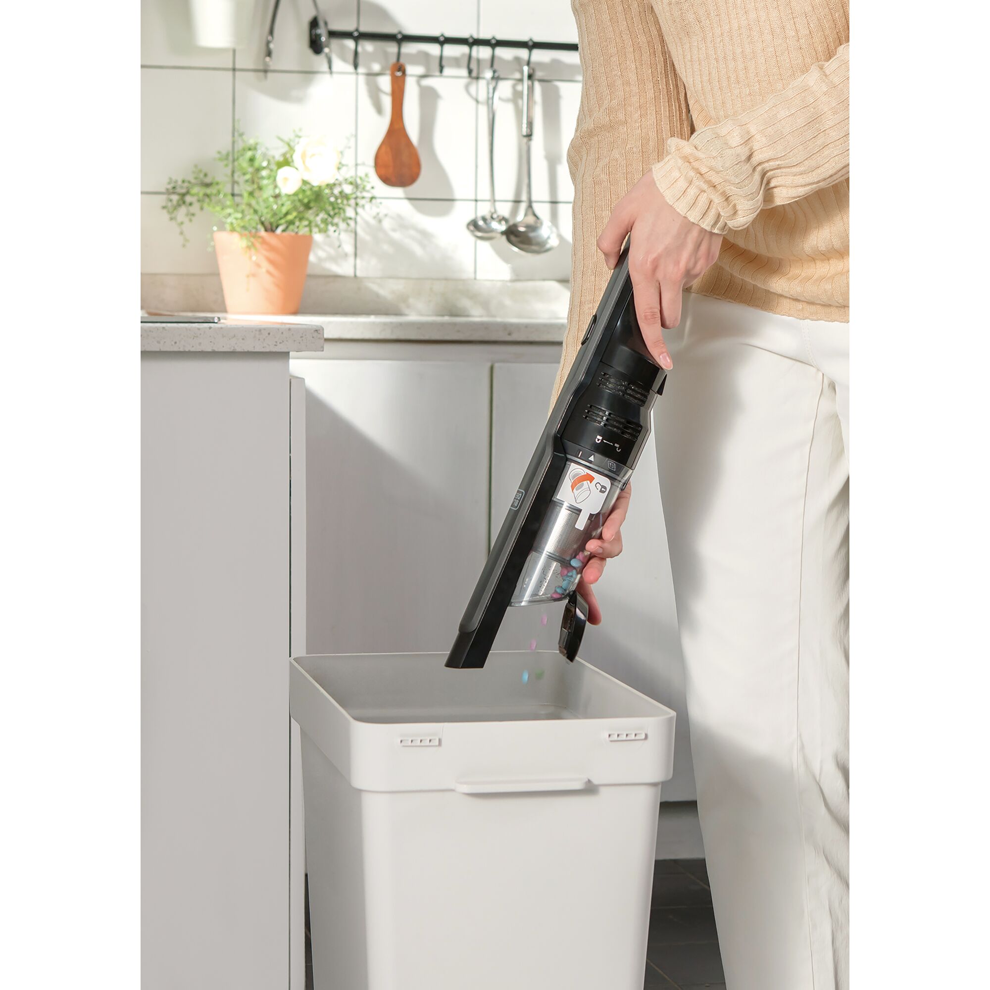 DVC320B21-QW - Aspirador de mano motor Brushless 12V 1,5Ah