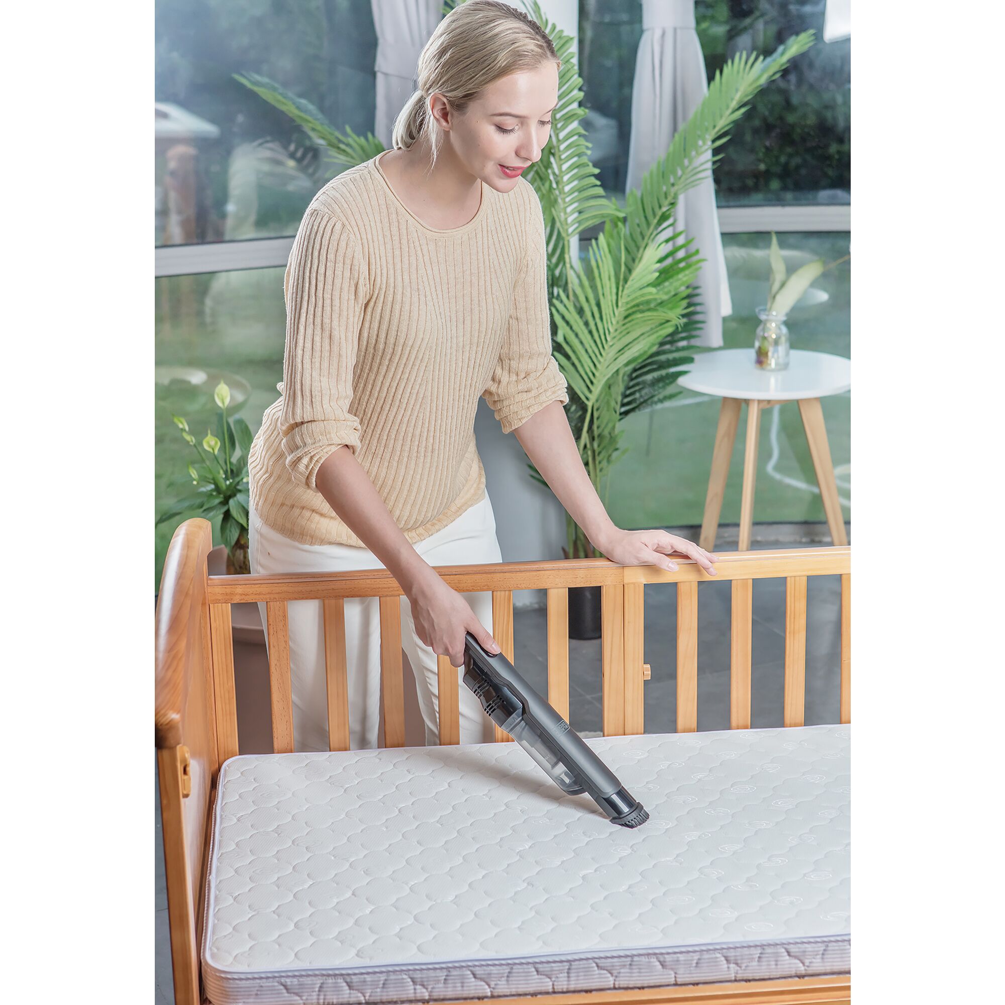 DVC320B21-QW - Aspirador de mano motor Brushless 12V 1,5Ah