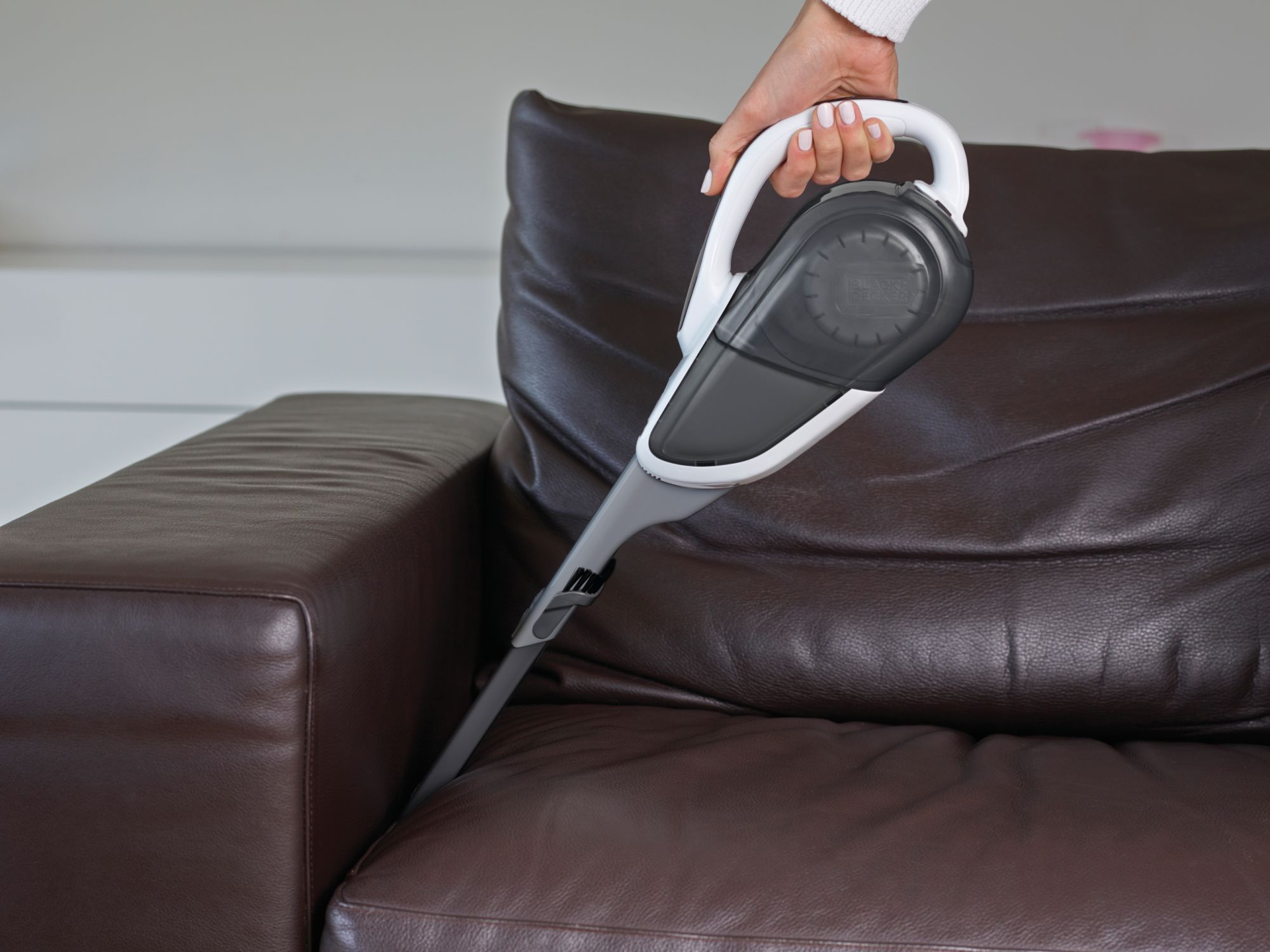 DVJ215J-QW - Aspirador de MaNo Dustbuster Litio 10.8Wh 7,2V con Acción Ciclónica