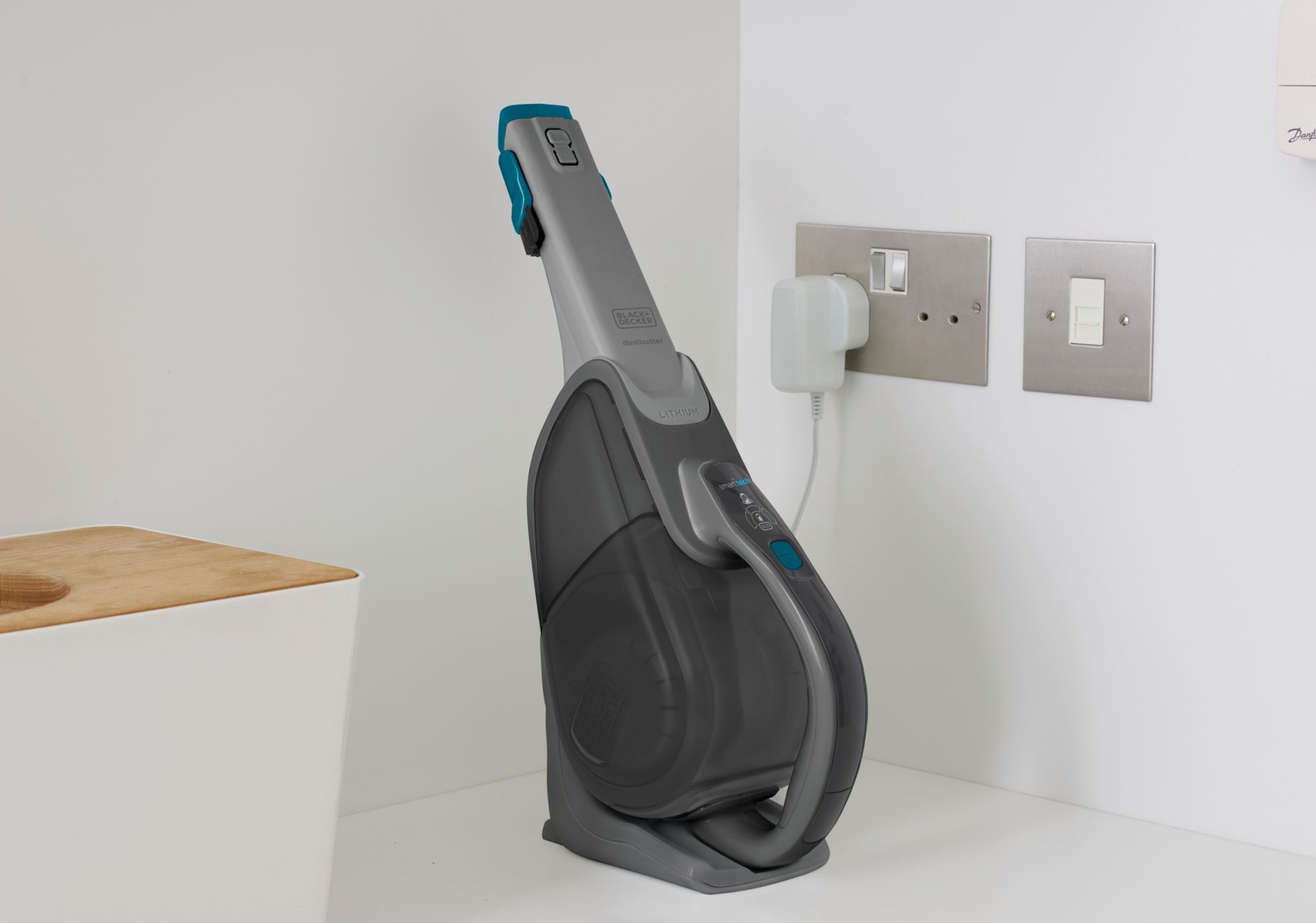 DVJ325BF-QW - Aspirador de Mano Dustbuster Litio 27Wh 10,8V con SmartTech