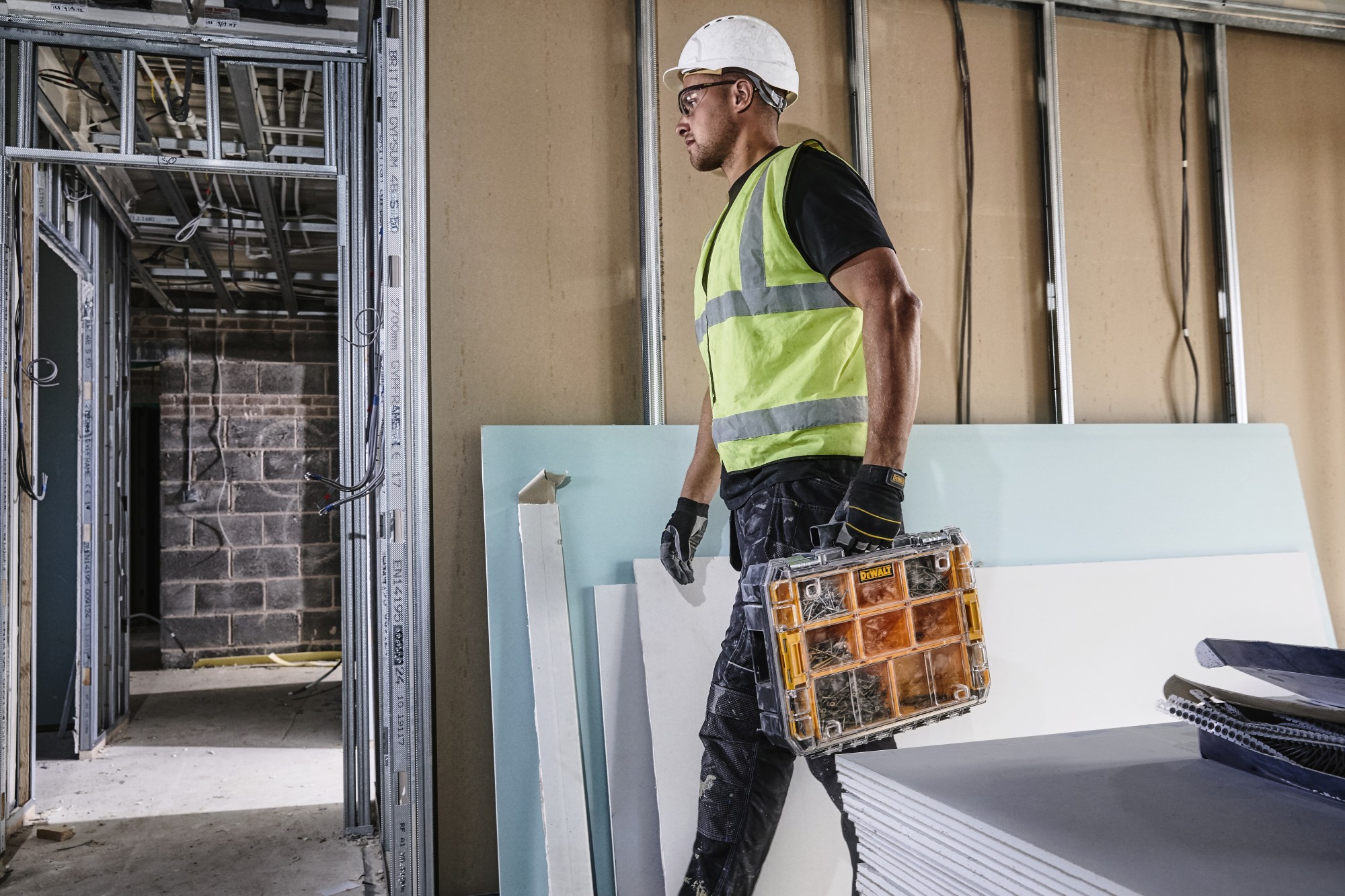 DWST82968-1 - Organizador con tapa transparente TSTAK V sellado