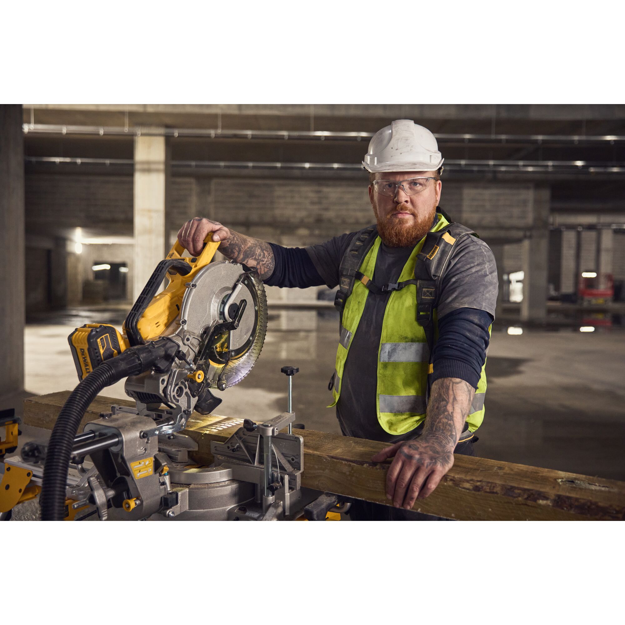 DCS782N-XJ - Ingletadora Telescópica XR 18V Ø305mm Luz XPS sin cargador/batería