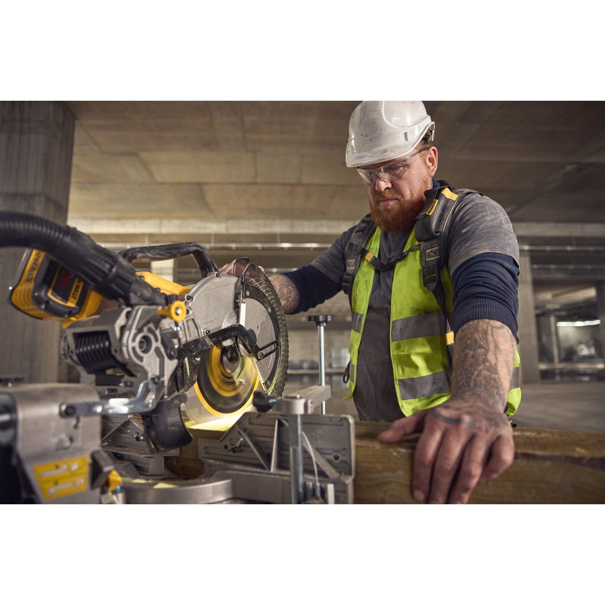 DCS782N-XJ - Ingletadora Telescópica XR 18V Ø305mm Luz XPS sin cargador/batería