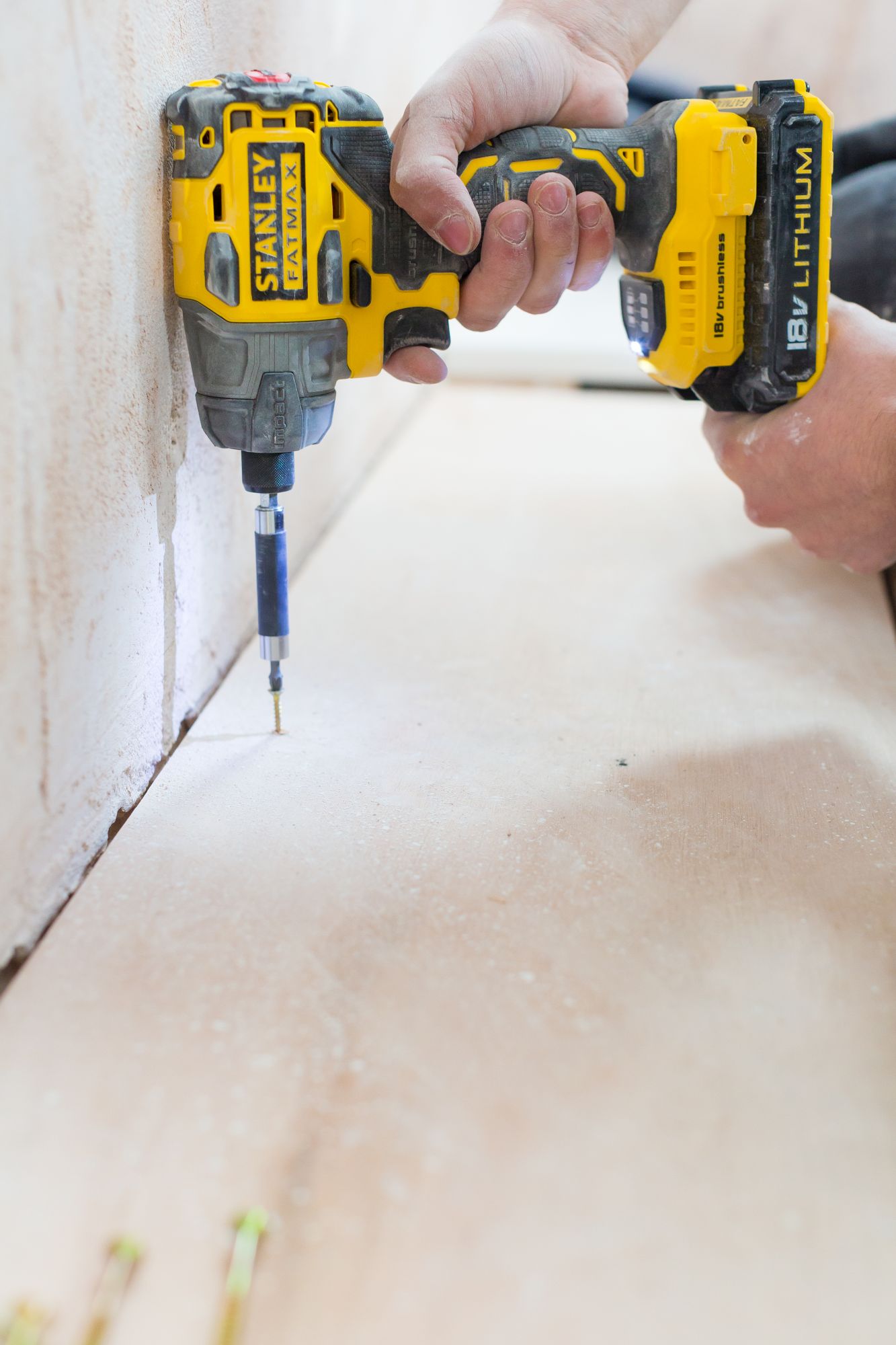 Atornillador de impacto Brushless 18V 2.0Ah FATMAX®