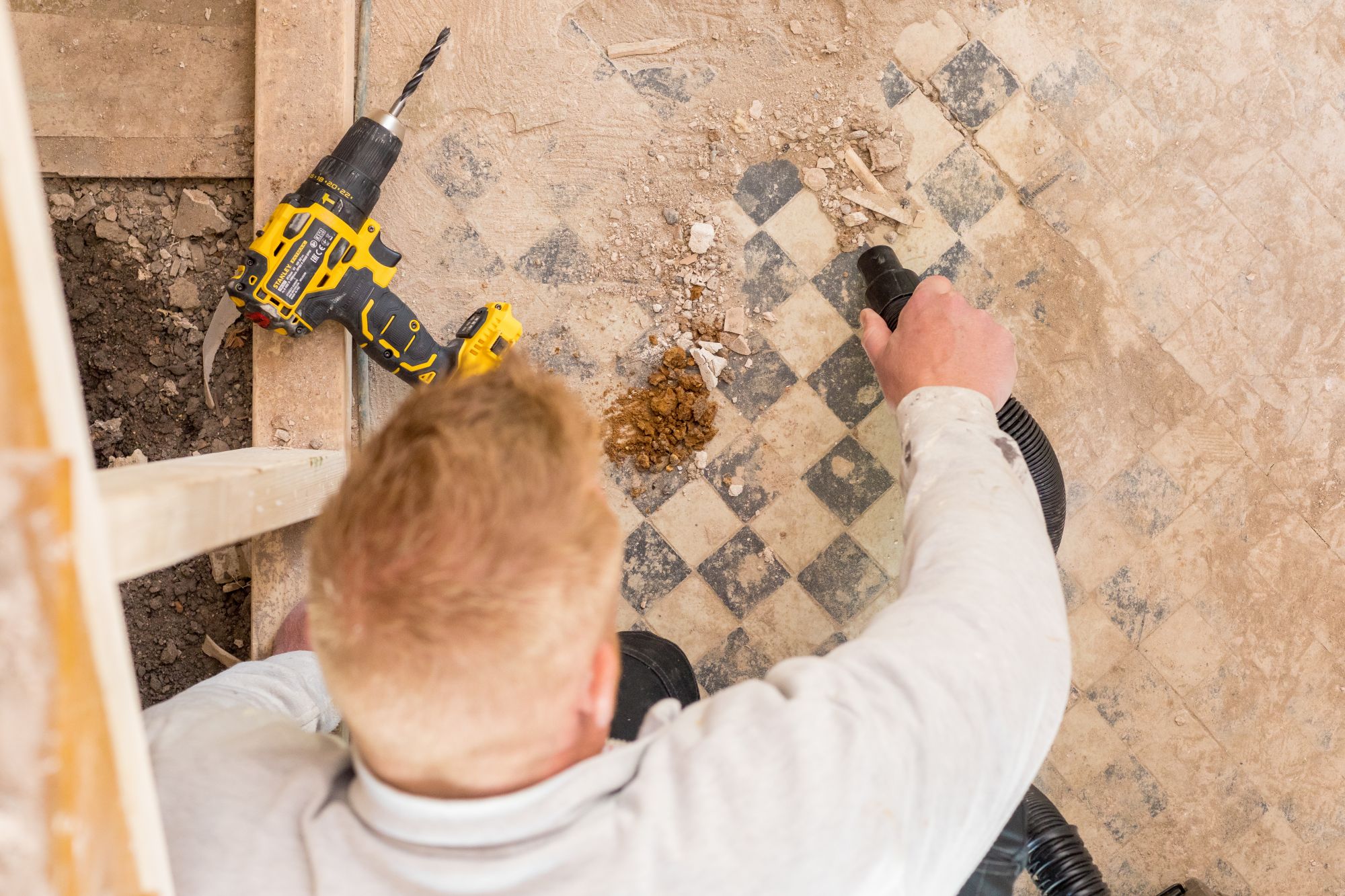 ASPIRADOR LÍQUIDOS Y SÓLIDOS 18V