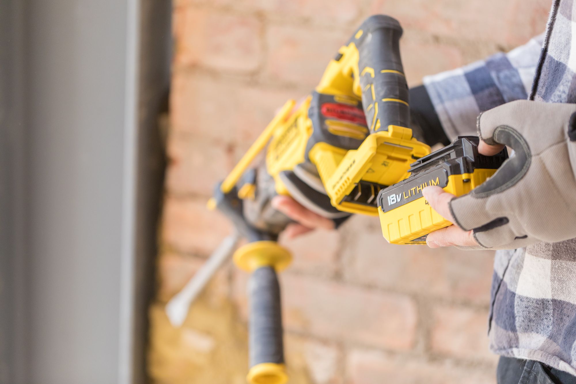 MARTILLO SDS-PLUS 18V BRUSHLESS SIN BATERÍA/ CARGADOR