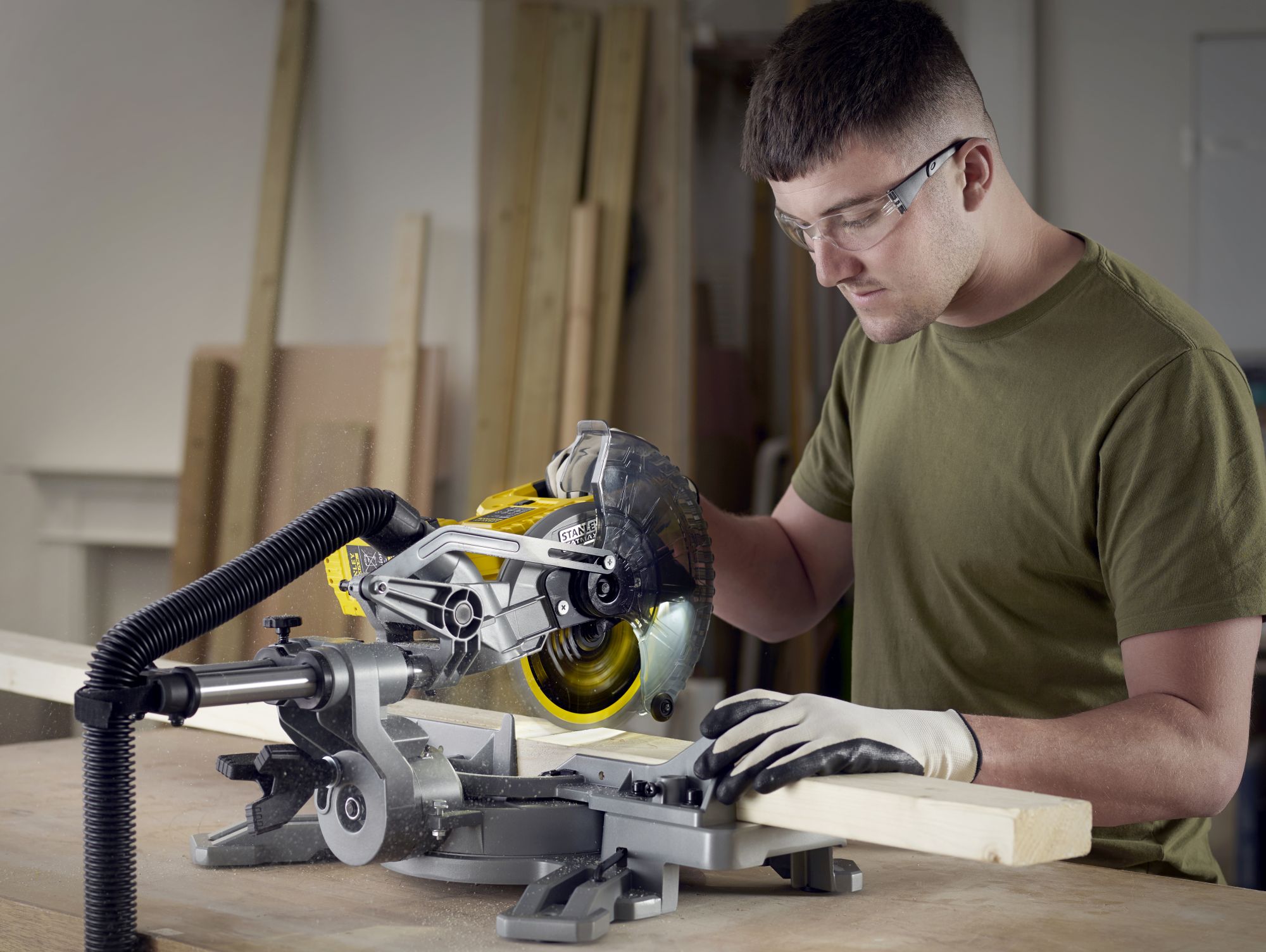 INGLETADORA 18V SIN BATERÍA/CARGADOR