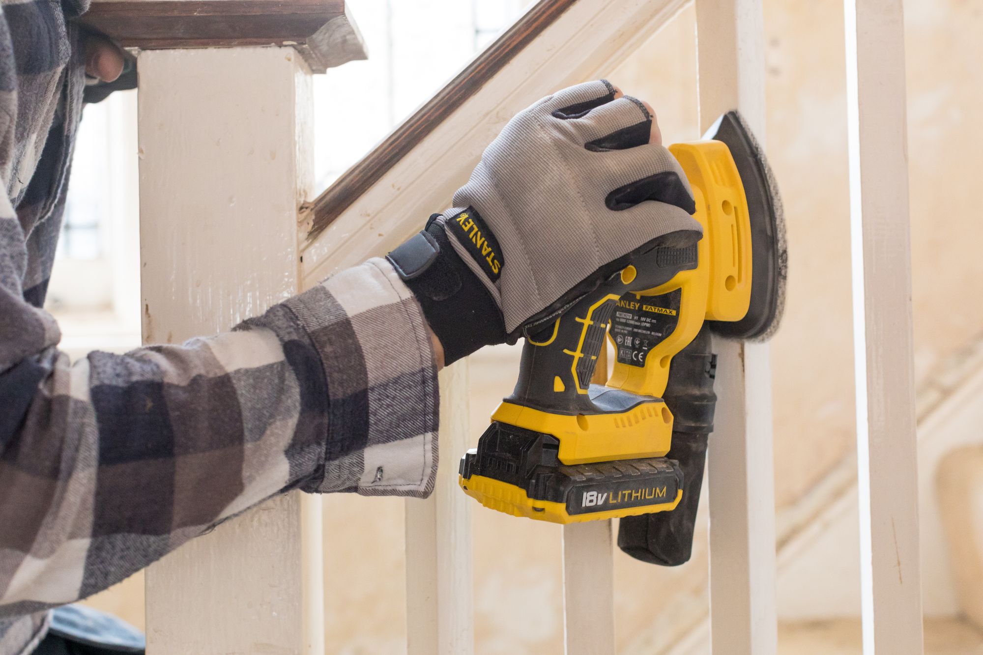 LIJADORA DE DETALLE 18V 2,0AH