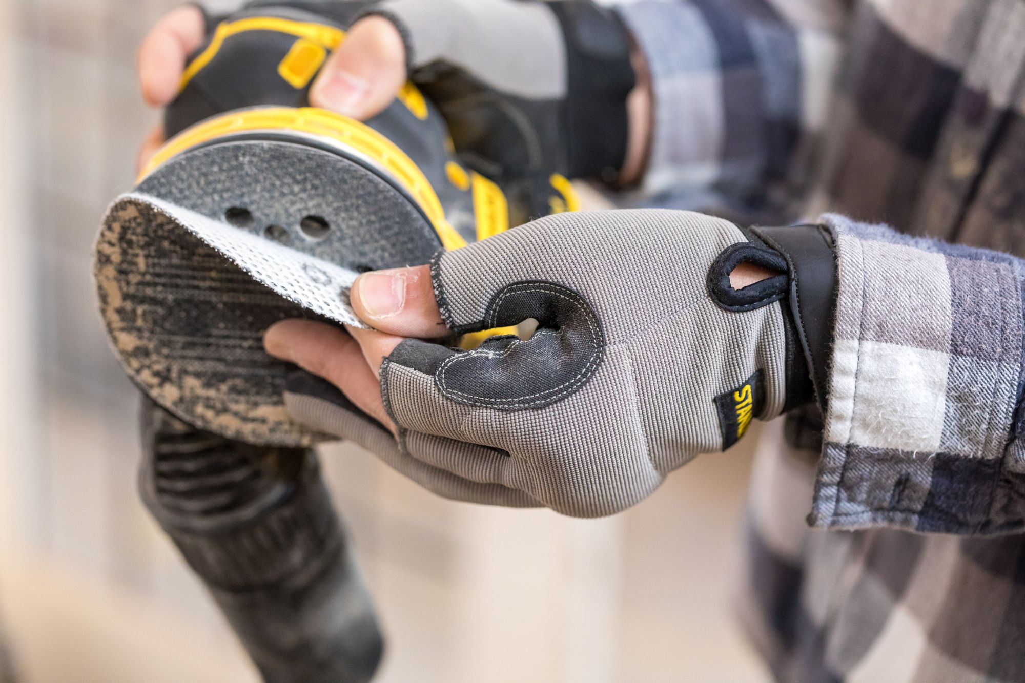 LIJADORA ROTORBITAL 18V