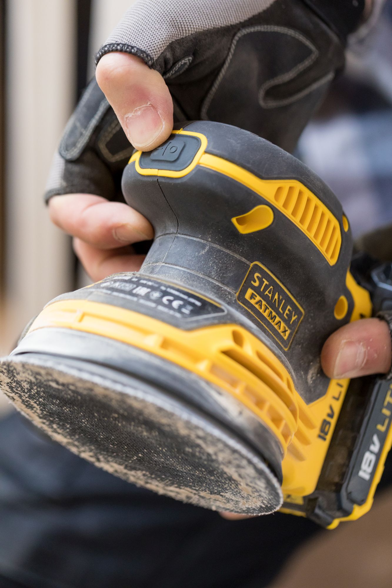 LIJADORA ROTORBITAL 18V