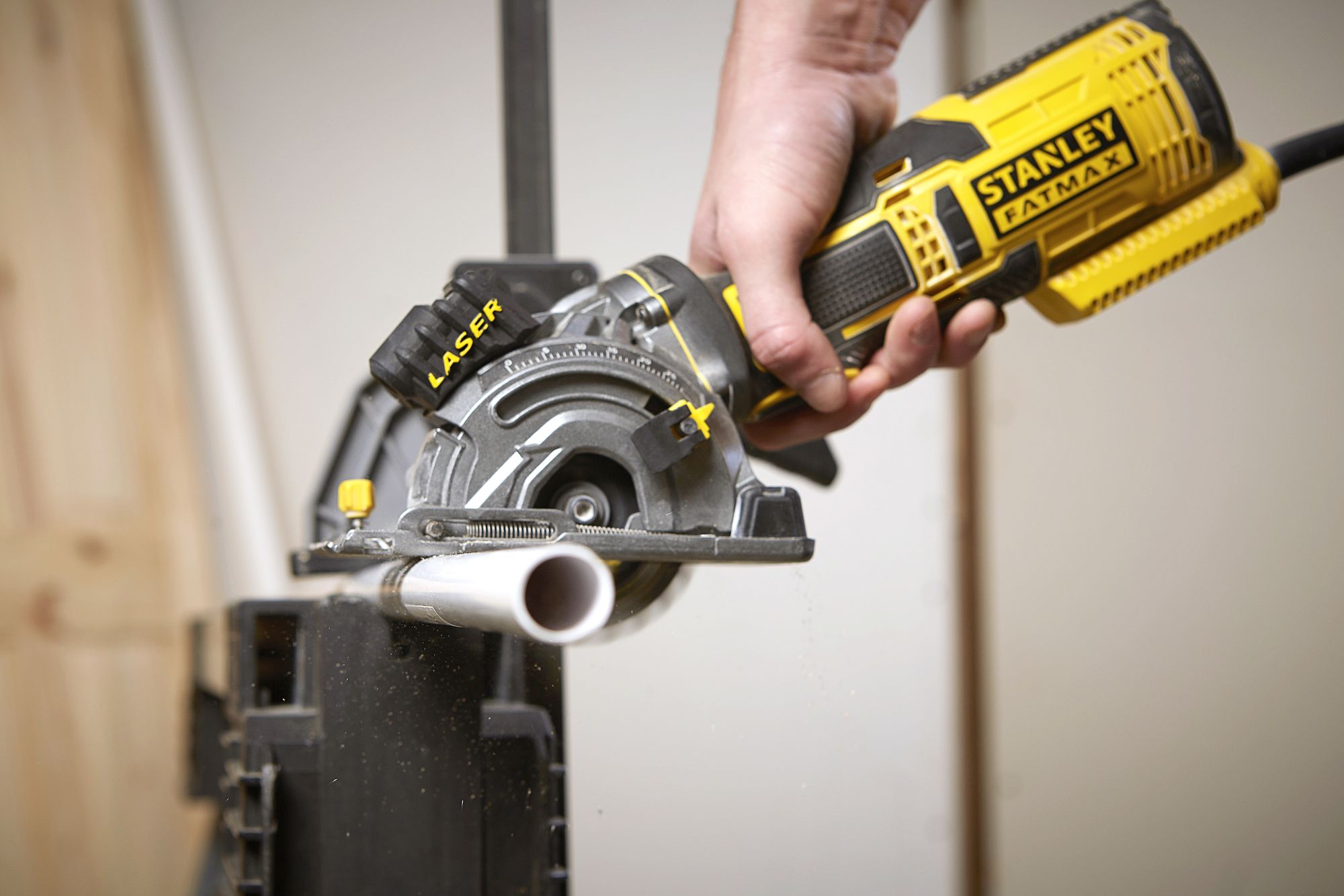 Sierra circular de mano 650W FATMAX®