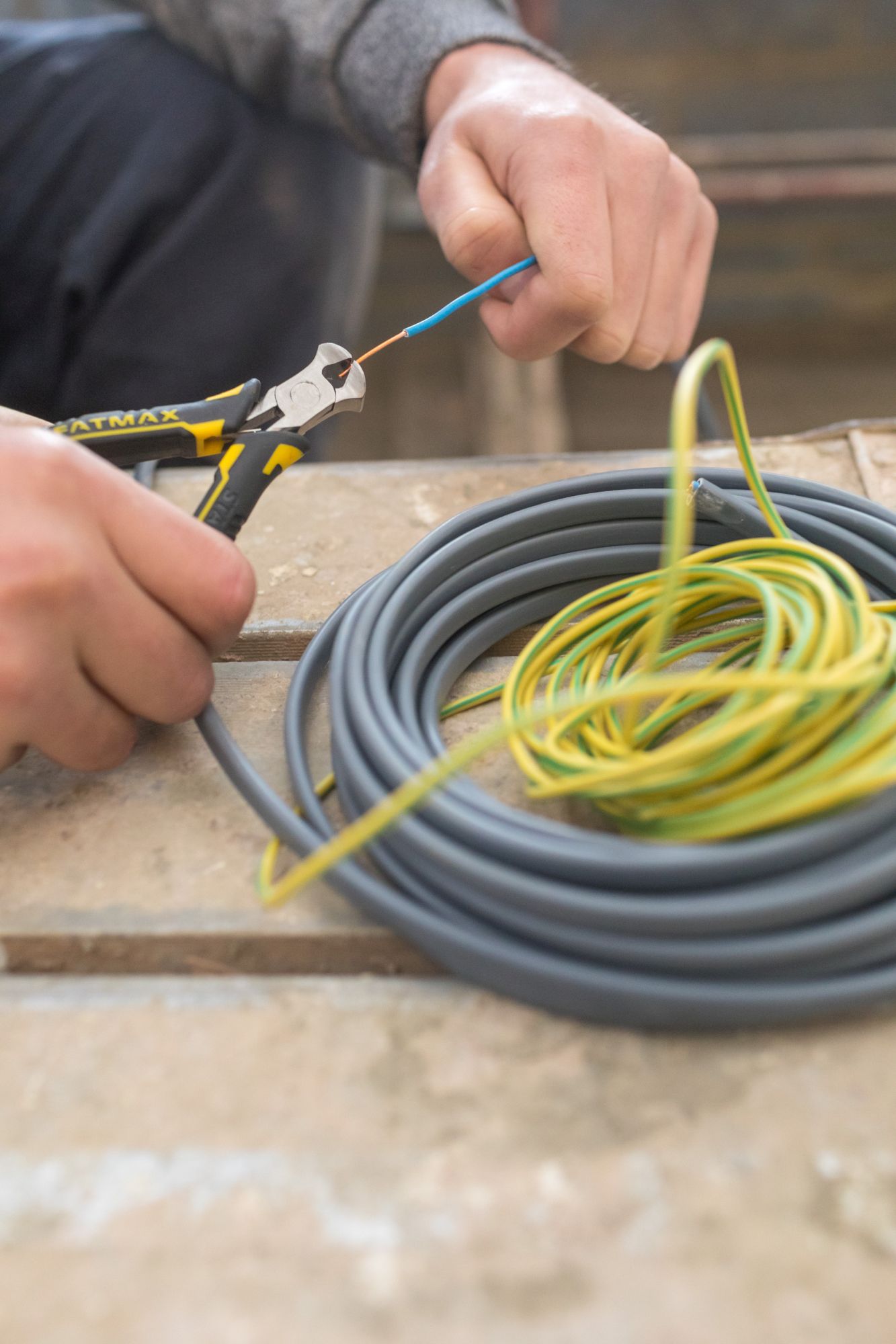 Set mini-alicates FATMAX® 6 piezas (Universales 120mm, Corte Diagonal 110mm, Corte Frontal 105mm, Boca Larga 125mm, Boca extra-larga 150mm y Boca Curva 130mm)