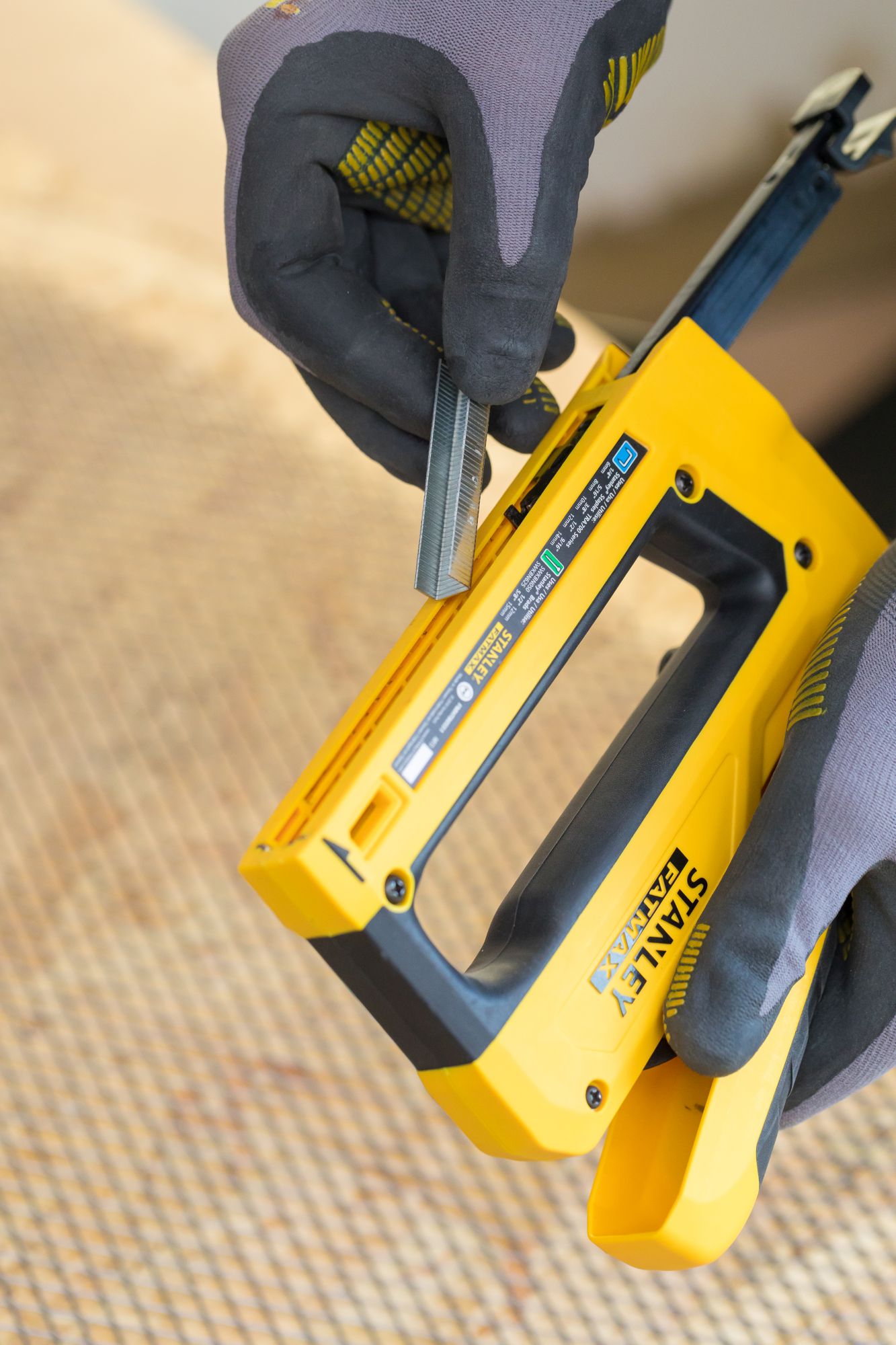 Grapadora FATMAX® con pulsador delantero