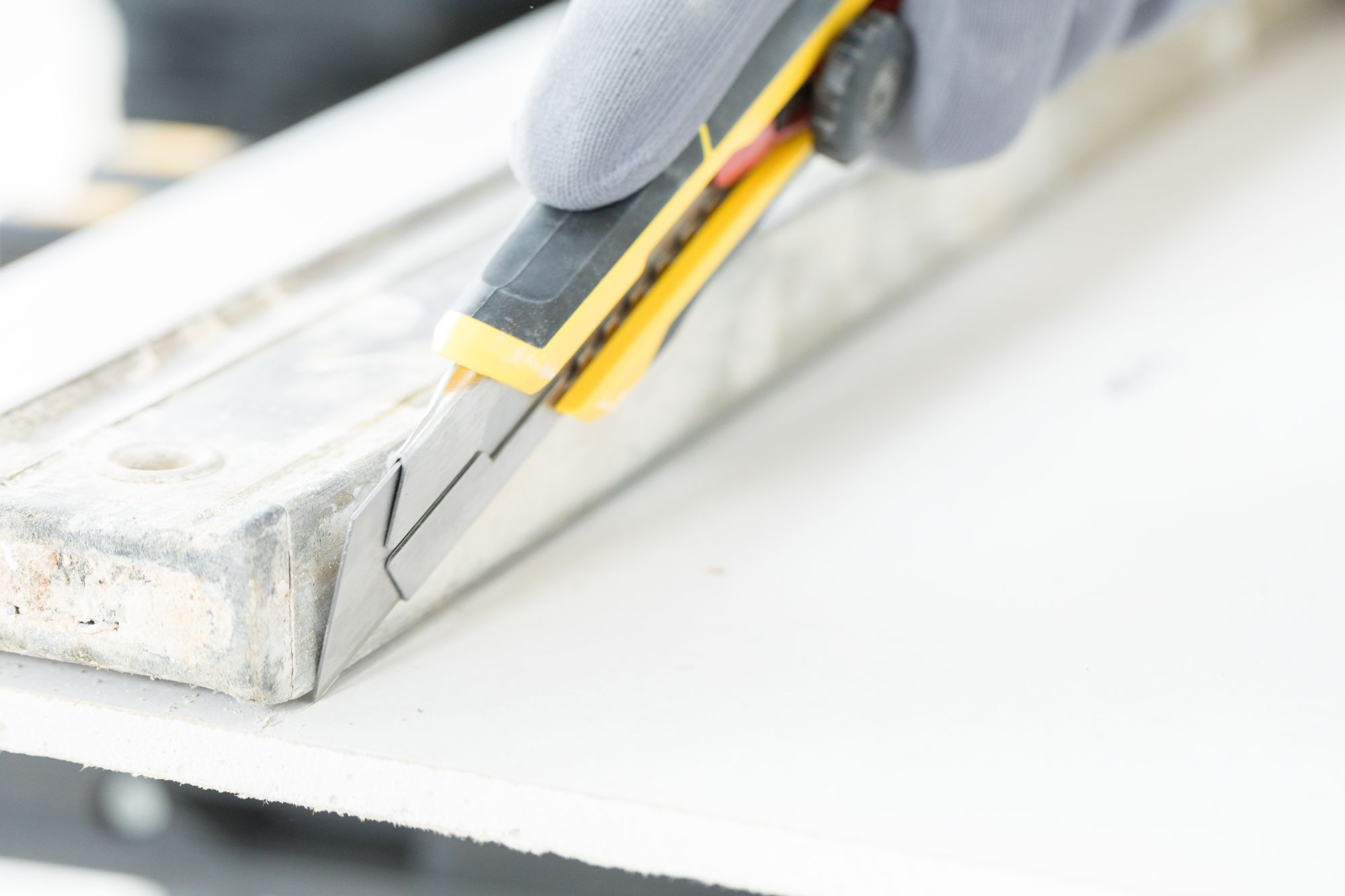 Cúter FATMAX® 18mm con rueda de bloqueo