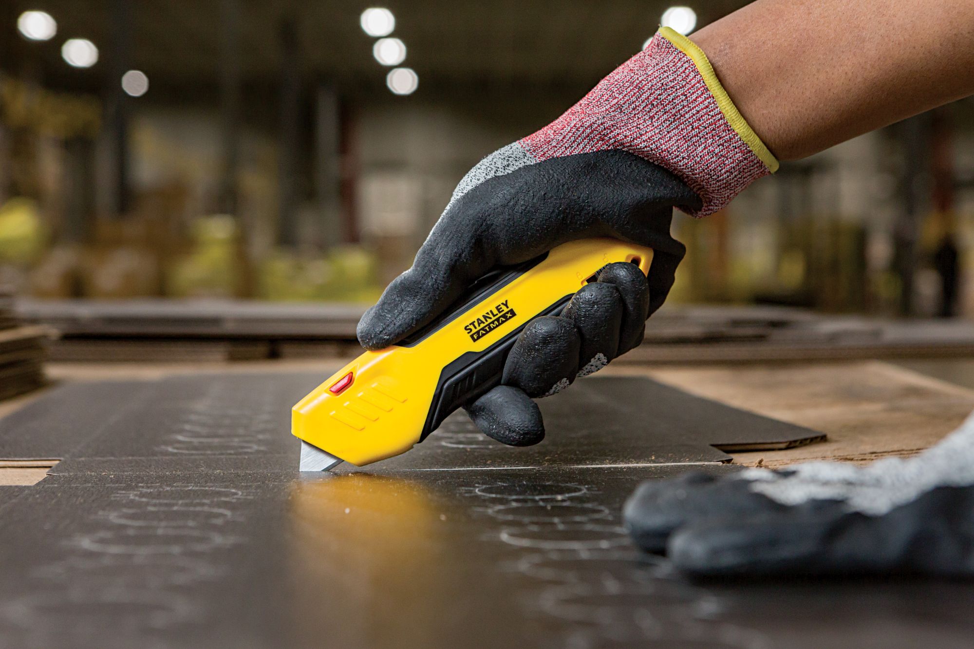 Cuchillo con gatillo - bimateria