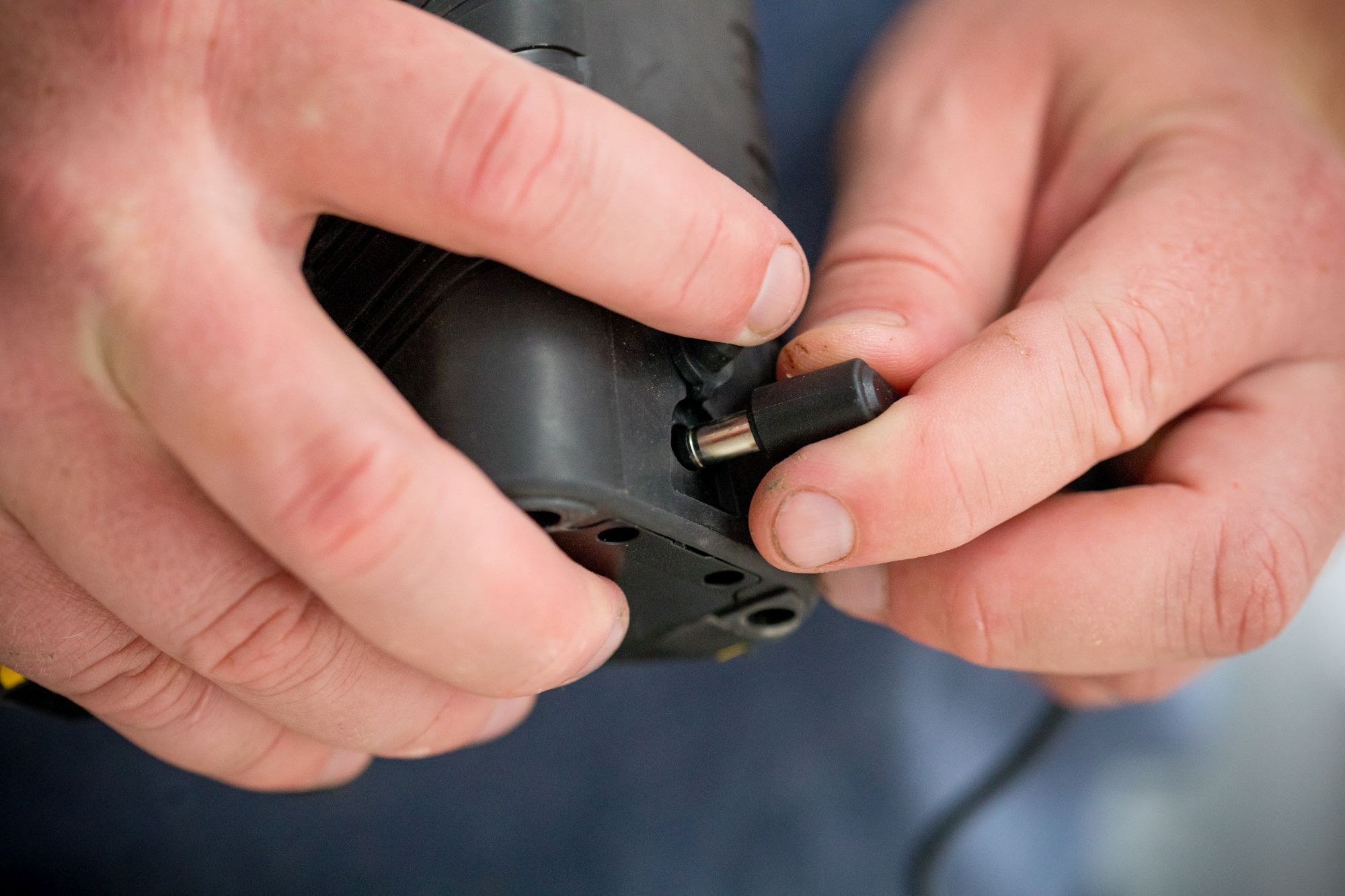 Nivel laser de cruz + 2 puntos – VERDE. 20 metros (50 metros con detector) ±3mm/m